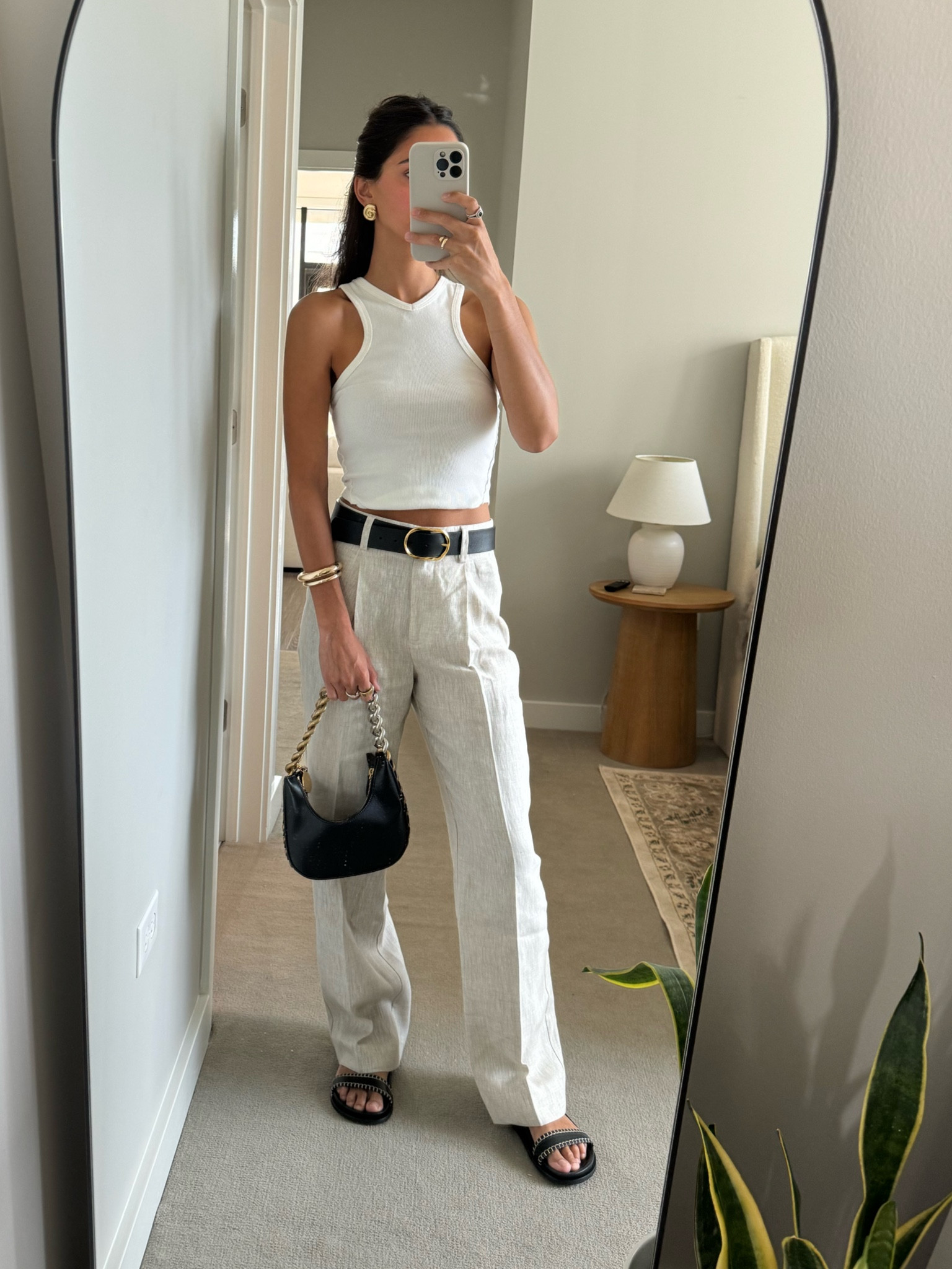 Summer date night outfit

#datenight #summer #minimalist #goingout


#LTKTravel #LTKParties #LTKU