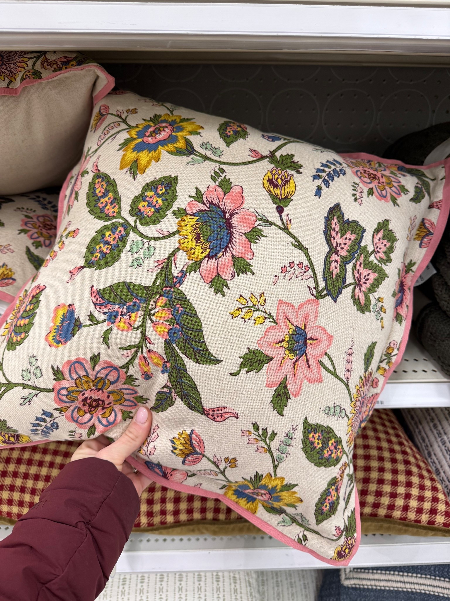 Loving all the pops of pink and green for spring home decor! 

#LTKHome