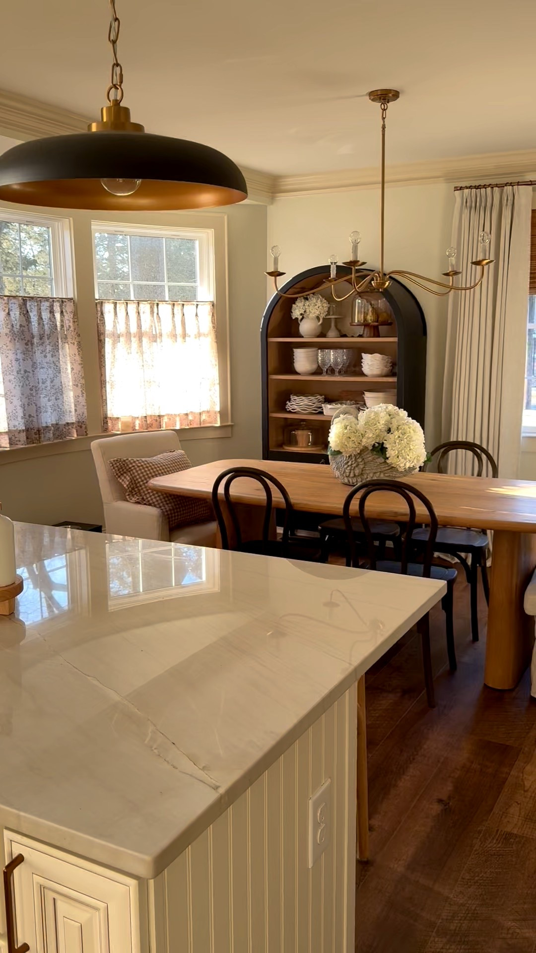 These faux hydrangeas are so realistic! 

#LTKSaleAlert #LTKSeasonal #LTKHome