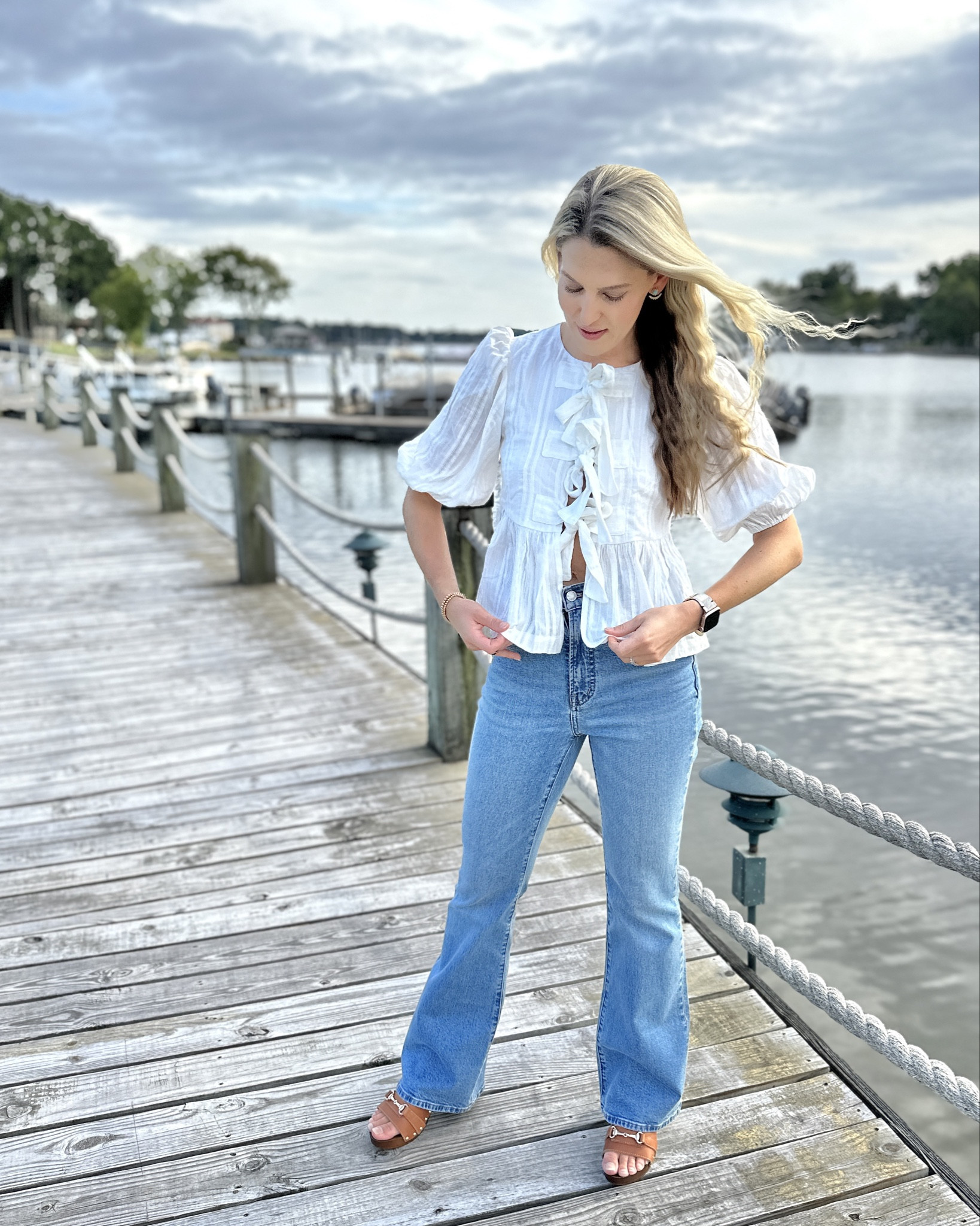 White top: wearing a size US 0/AU 4.

Jeans: wearing a size 24. I’m either a size 23 or 24 in Madewell jeans. This wash is older.

Shoes - found at TJ Maxx awhile back

#LTKSeasonal
