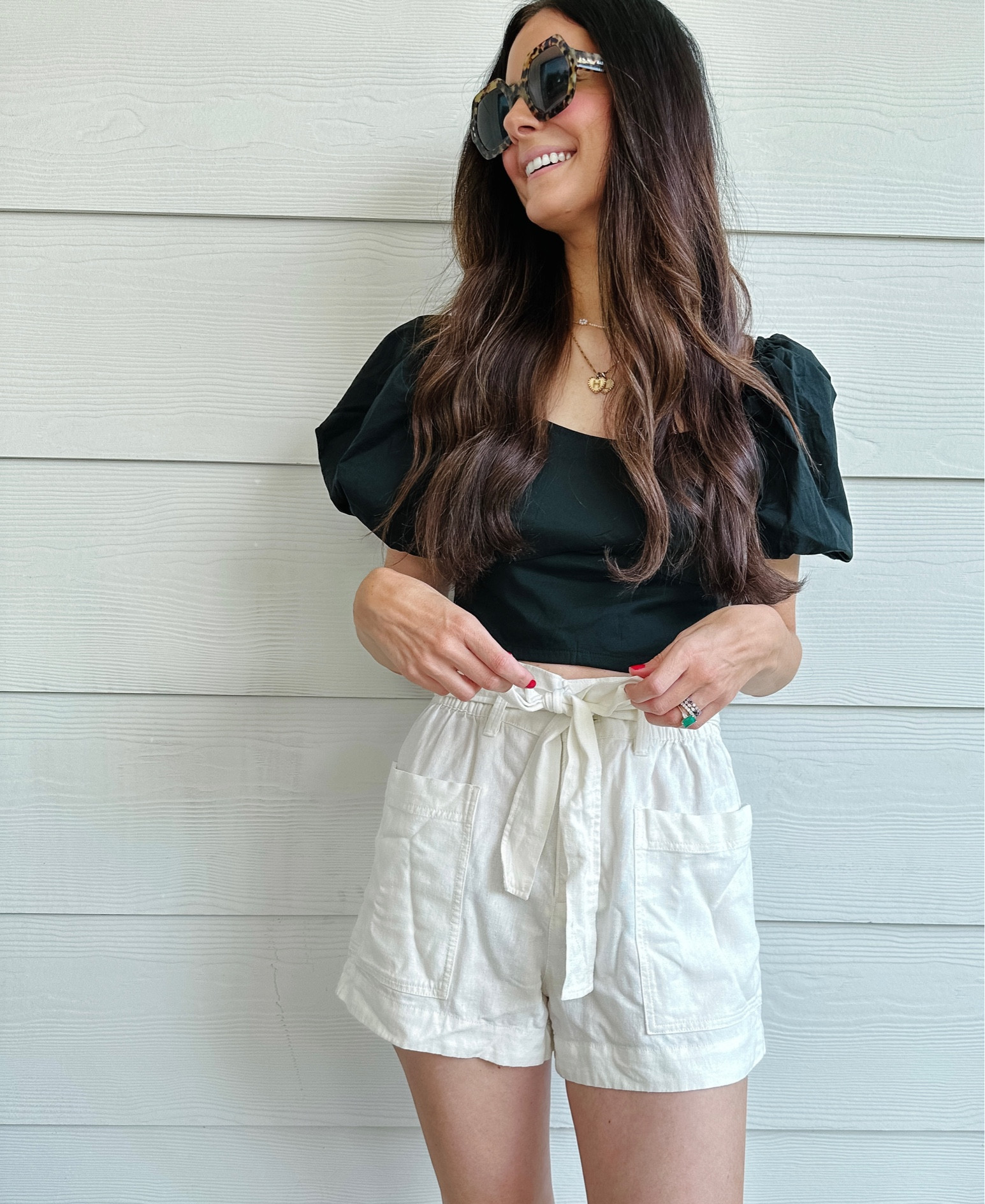 #sponsored | this puff sleeve top is the perfect match for these @walmartfashion linen shorts! Wearing a small in the top and xs in shorts - they have an elastic waist and are so comfy! #walmartfashion 