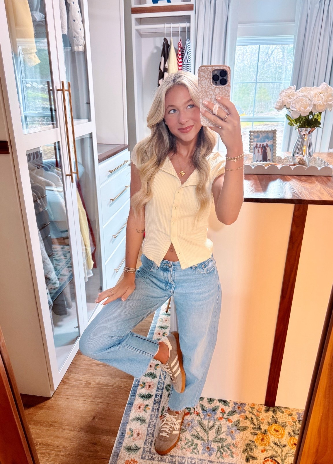 neutral outfit inspo!!
• wearing a size xs top and 23 jeans 

#LTKPetite #LTKootd