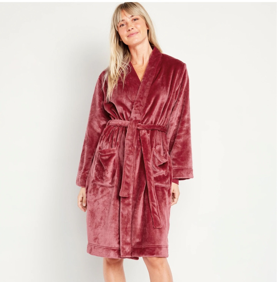 Omg this looks incredibly comfy! 

Old Navy 

#LTKSeasonal #LTKHoliday #LTKGiftGuide