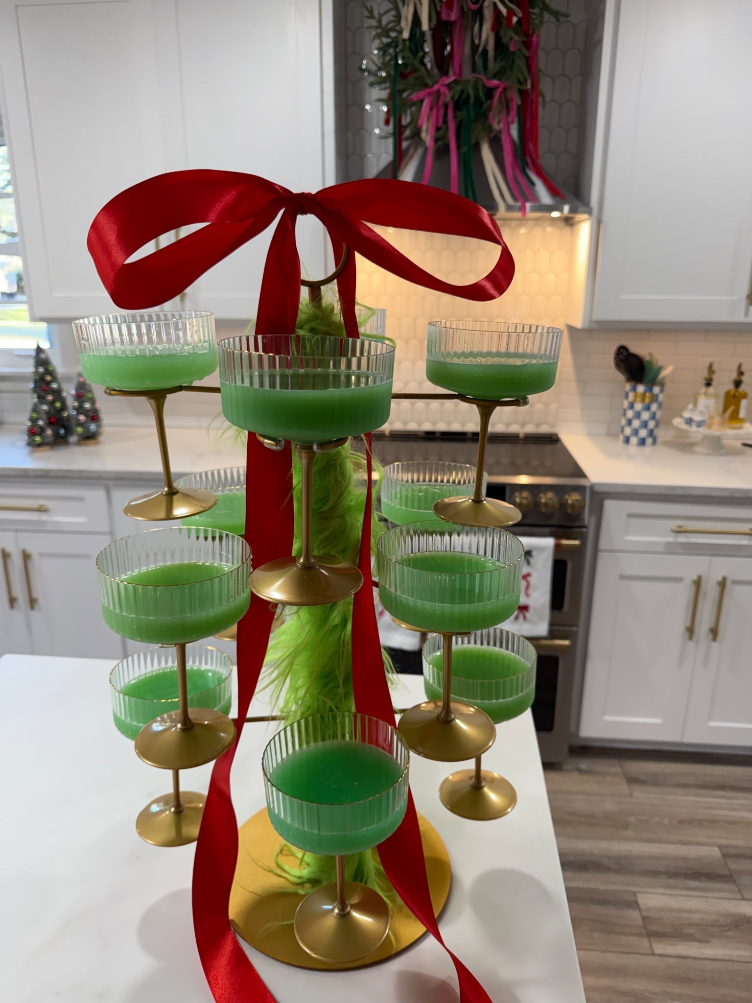 Grinch Cocktail Tree 🎄✨ This holiday hosting hack is so easy + festive for a movie night or holiday party! 


#LTKHoliday #LTKHome #LTKSeasonal
