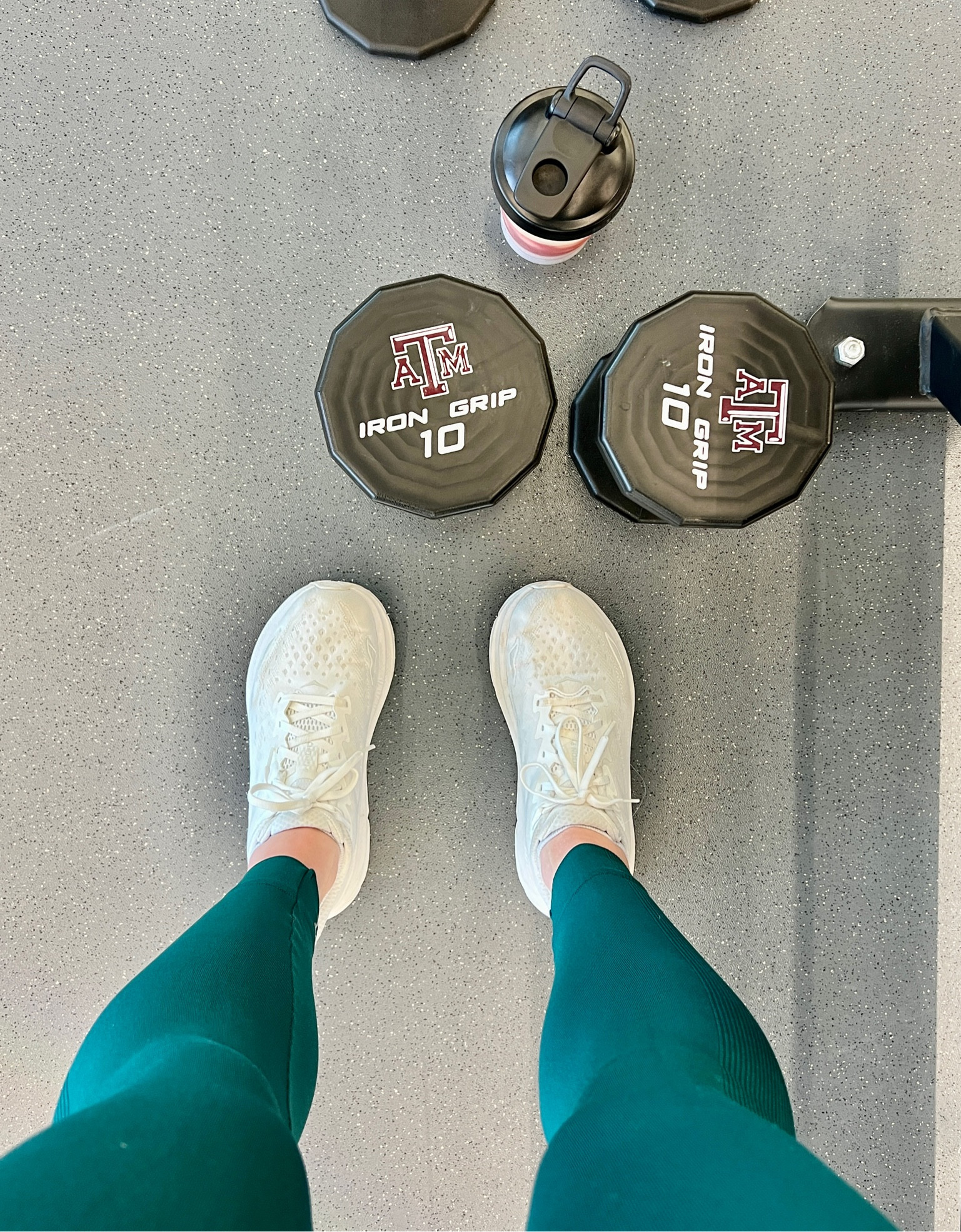 squat-proof leggings, my favorite sneakers, & Advocare spark! perfect gym combo! 🩵

#LTKfindsunder100 #LTKfitness