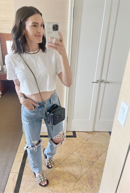 F A S H I O N \ basic wardrobe essentials to go shopping!🙋🏻‍♀️

Jeans
Tee
Fashion 
Outfit 

#LTKstyletip