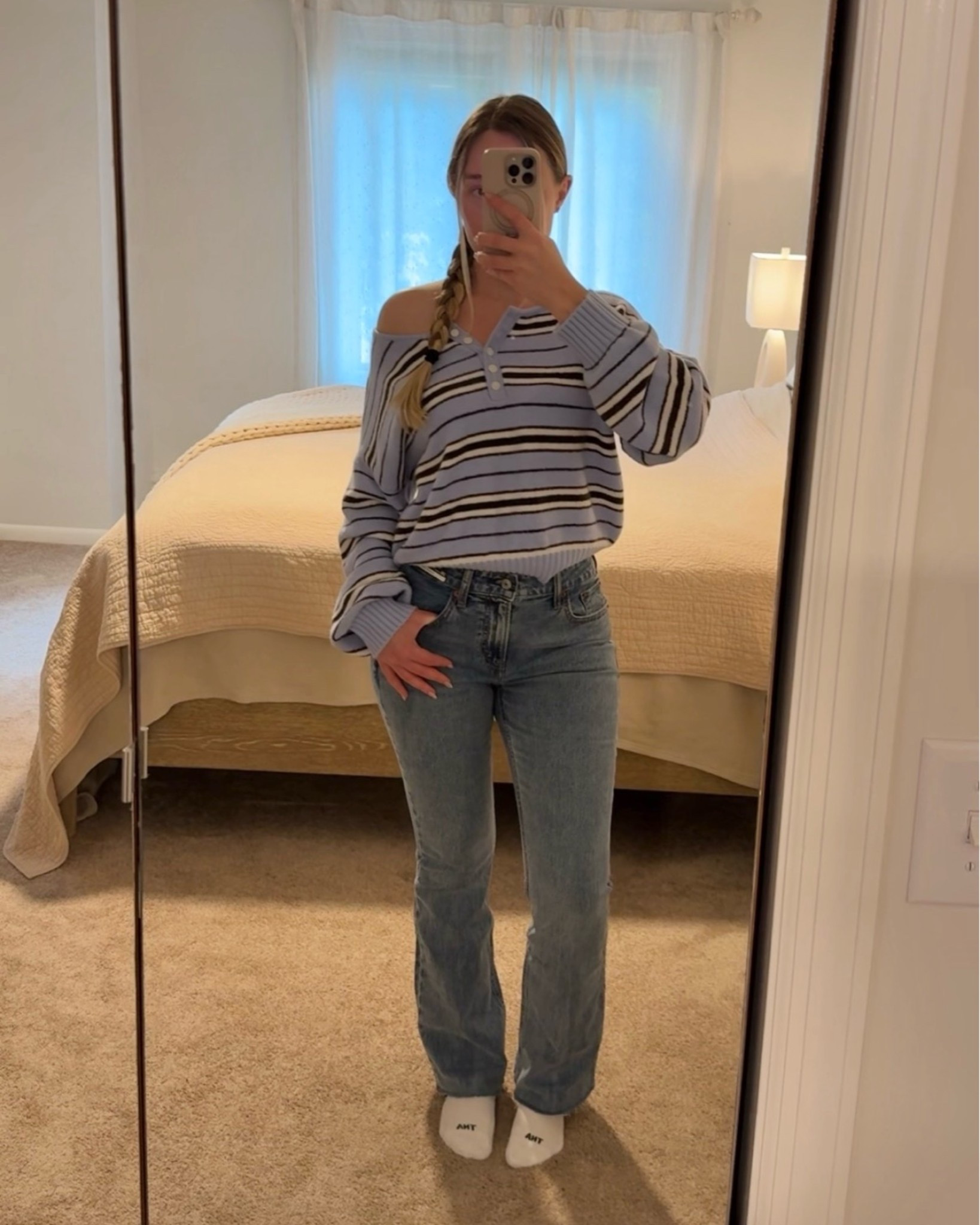 Cozy fall outfit🍁

Jeans: Abercrombie Mid-Rise Bootcut size 26 curve love short
Sweater: Abercrombie size xs

For reference, I’m 5’4”, roughly 25.5/26” waist, 38.5” hip, 33” bust, and jeans are a little big on waist. I have these jeans in a size 25 curve love as well, and they fit more snug

#LTKootd