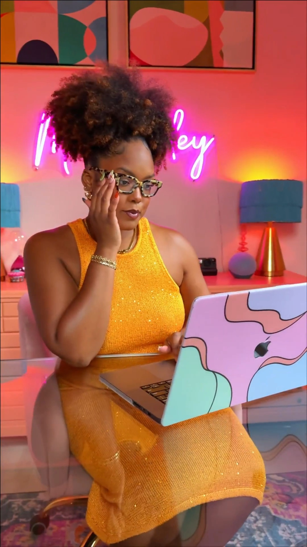 #OLLYPartner ‘Bright’ mornings with OLLY Mood + Skin! My fave hack for a quick uplifting pick-me up, complete with glowing skin! Shop the new collection at Walmart! #ad 