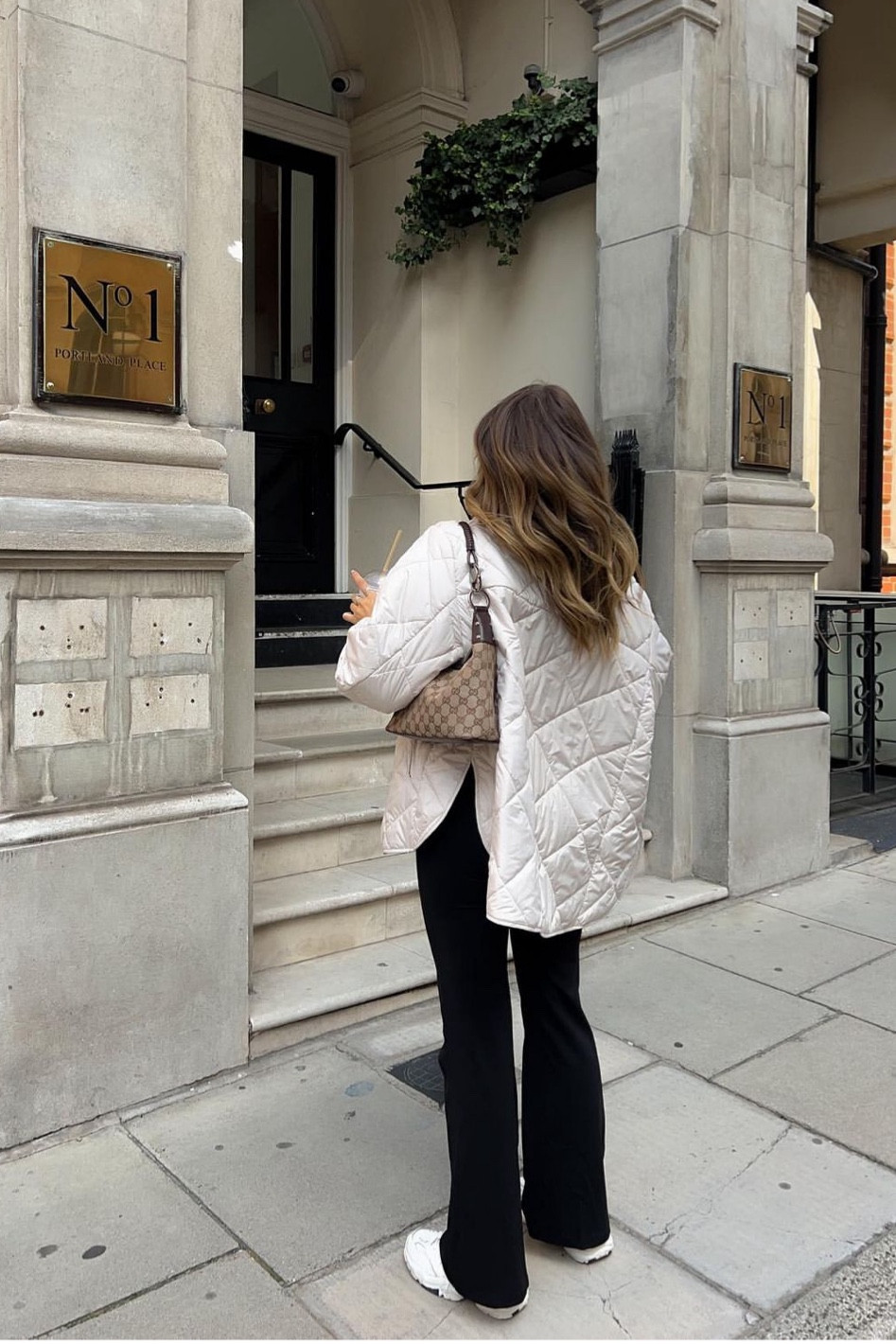 Who’d have thought we’d all be back in flares? 

🔗 links available via LTK in my bio, stories & october highlight 

Coat @hm *
Top @zara 
Flares @wearetala *

Autumn outfits, styling flares, #flares #autumnoutfits #autumncolors #outfitinspirations. athleisure,

#LTKeurope