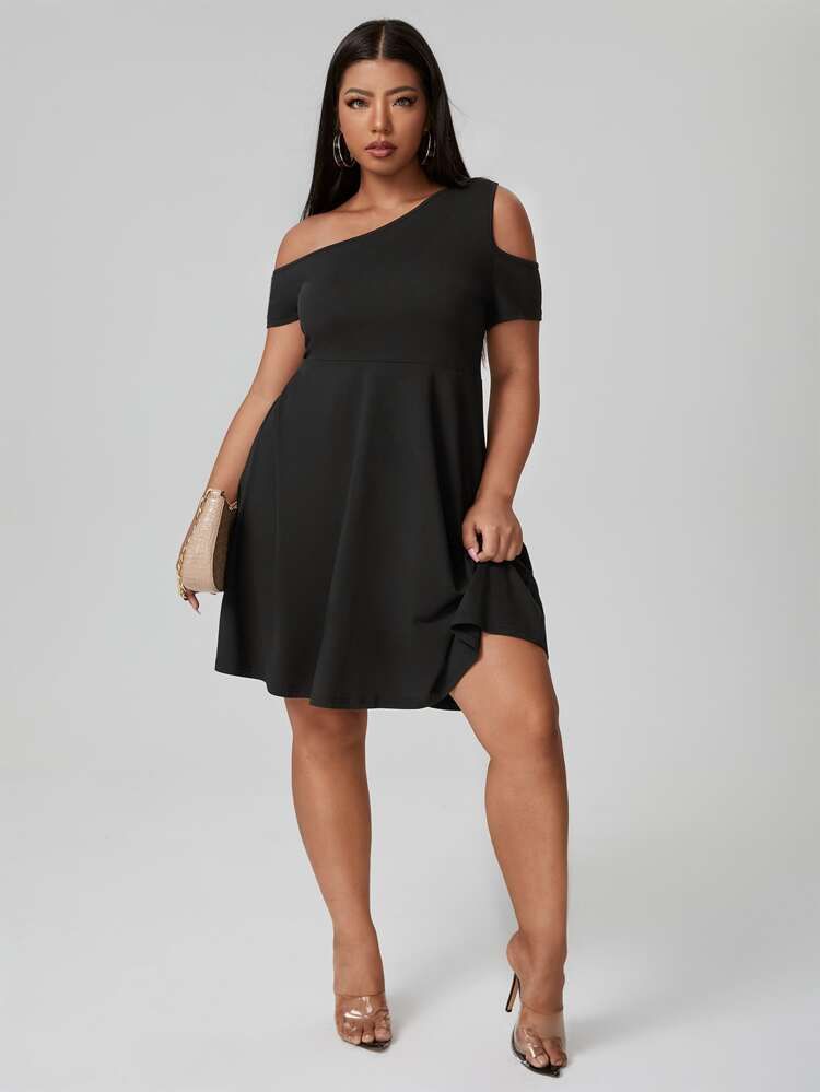 Plus Solid Cut Out A-line Dress | SHEIN