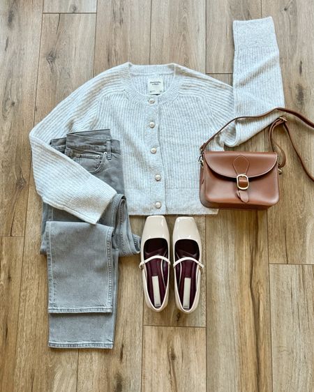 Casual winter outfit. Winter outfit ideas. Warm weather winter outfits. Pearl
Button cardigan. 

#LTKGiftGuide #LTKHoliday #LTKSeasonal