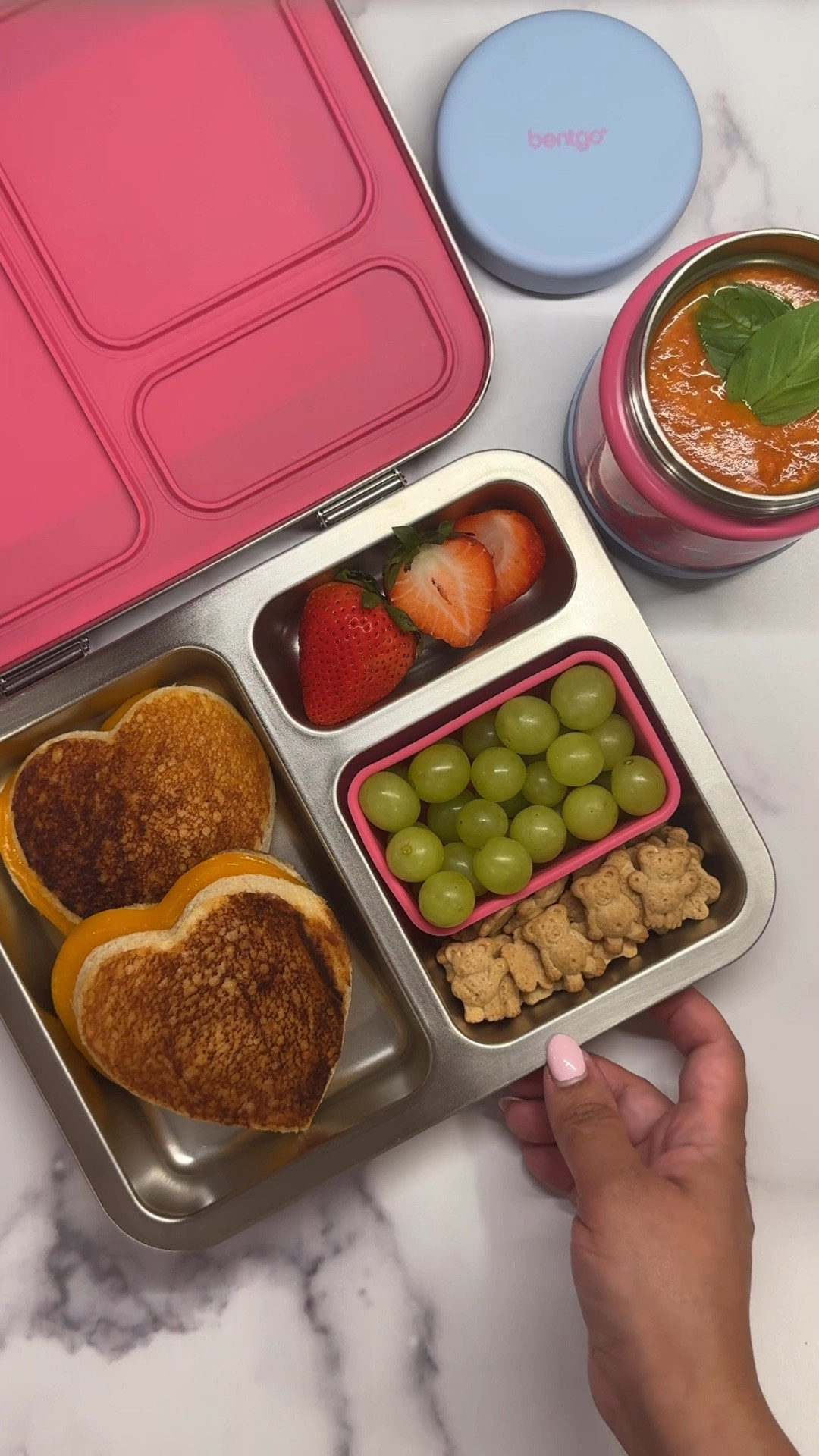 Upgrade your lunch game with @bentgo stainless steel essentials! 🩷

The Insulated Stainless Steel Jar is perfect for keeping warm meals warm. Pair it their sleek stainless steel lunchboxes and complete the set with their Stainless Water Bottle.

Bundle these must-haves for a functional and fashionable lunchtime solution. 🤗

Use code 20ROSS to get 20% off on Bentgo.com, valid until 9/9/24.
________

¡Mejora tu juego de almuerzo con los elementos esenciales de acero inoxidable de @bentgo! 🩷

El tarro aislado de acero inoxidable es perfecto para mantener calientes las comidas calientes. Combínalo con sus elegantes loncheras de acero inoxidable y completa el conjunto con su botella de agua de acero inoxidable.

Combine para obtener una solución funcional y moderna a la hora del almuerzo. 🤗

Utilice el código 20ROSS para obtener un 20% de descuento en Bentgo.com, válido hasta 9/9/24.

#bentgo #bentolunch #whatsinyourbentgo #backtoschool2024 #tomatosoup #warmlunch #grilledcheese

#LTKBacktoSchool #LTKKids #LTKFamily