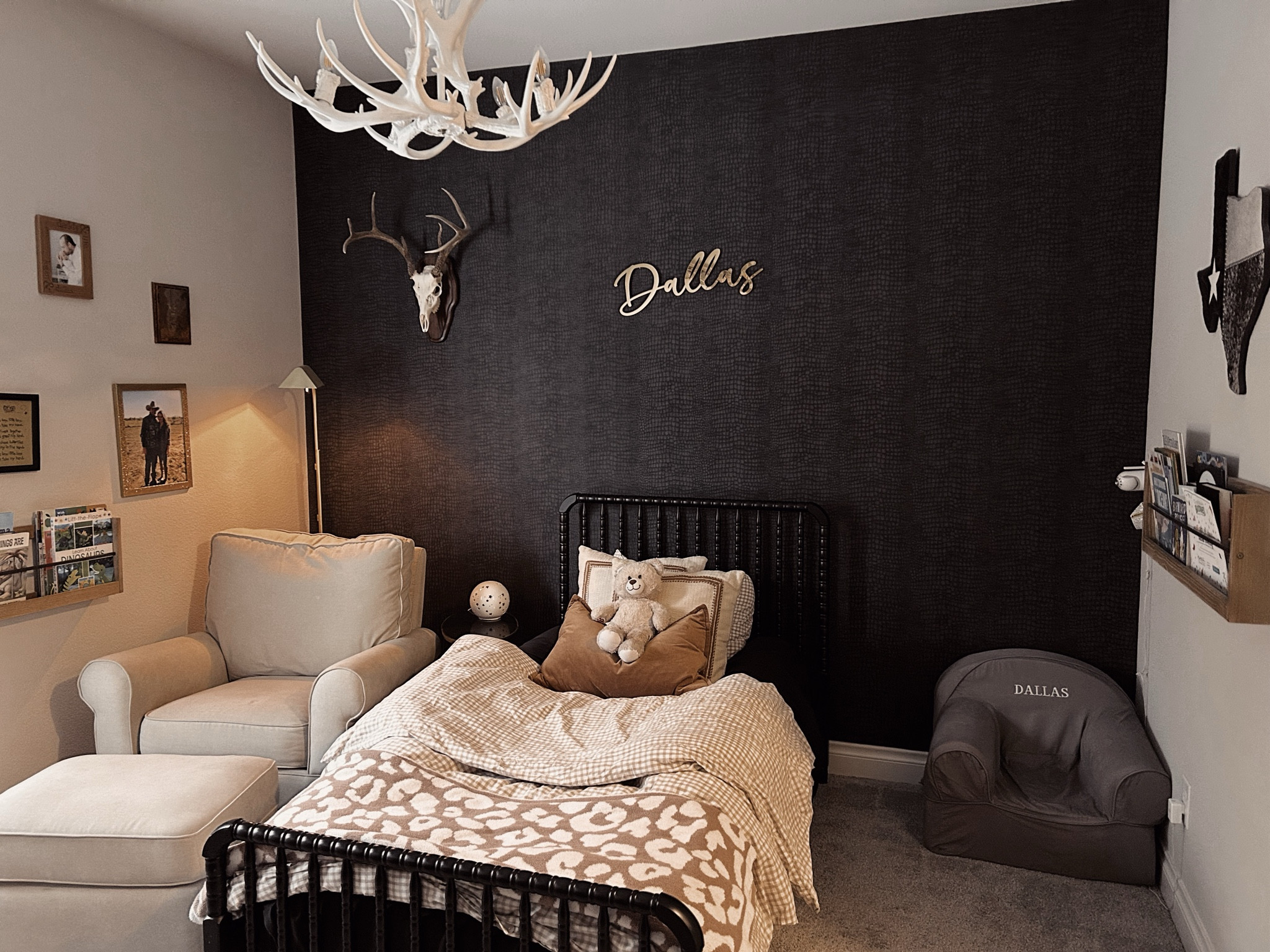 my baby’s all grown up 🥹 #bedding #toddlerbedding #toddlerroom #littleboysroom #jennylind #wallpaper #homerefresh

#LTKKids #LTKHome #LTKFamily