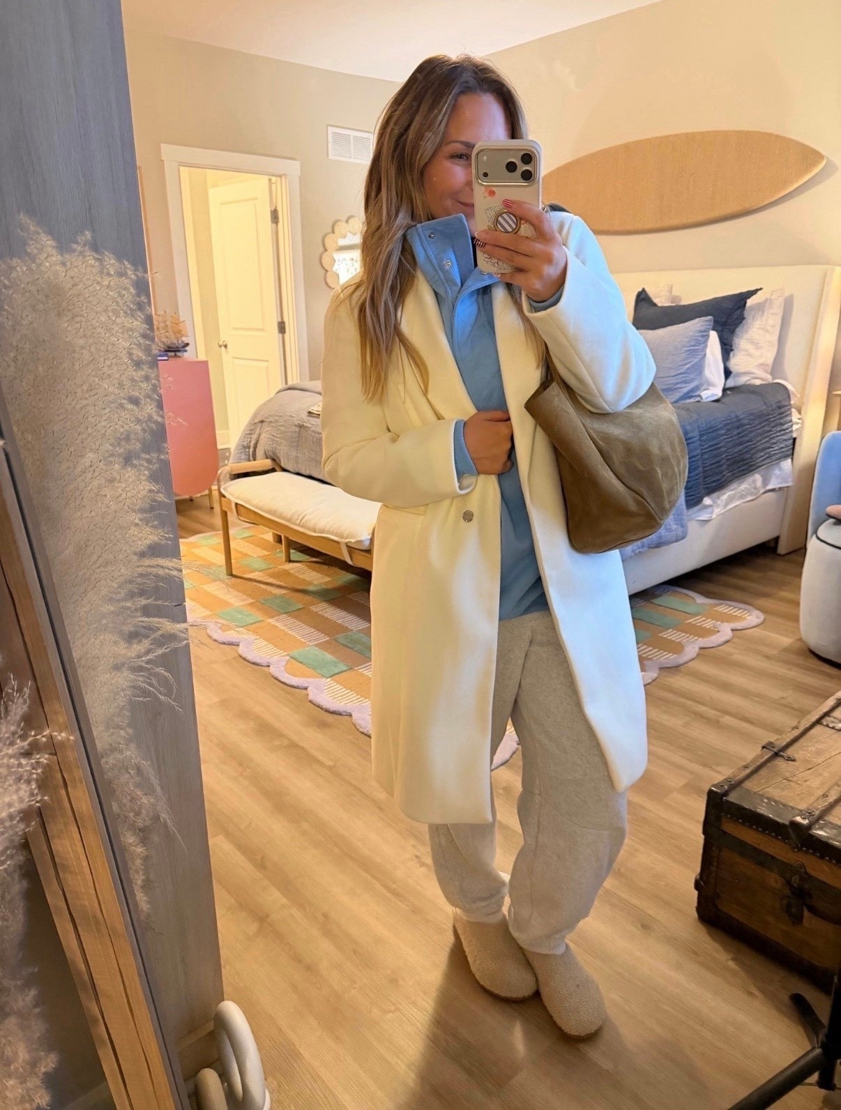 Comfy… but make it chic.

I layered a cozy half zip with relaxed joggers and dressed it up with this tailored cream coat for that effortless “put together without trying” look. Add a soft slipper + oversized tote and you’re ready for school drop-off, coffee runs, or a casual day out.

This is my favorite way to make loungewear feel intentional instead of lazy.