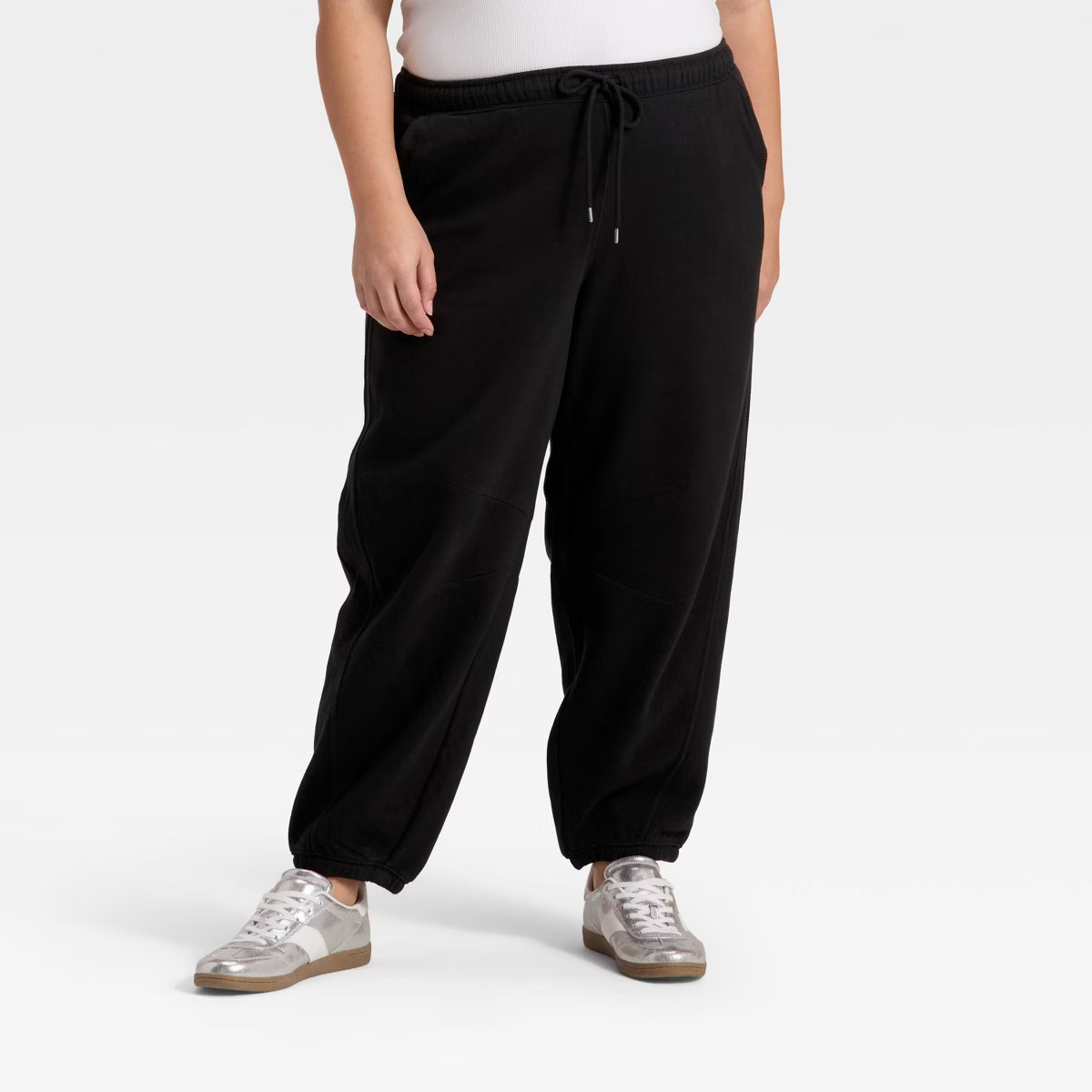 Women's Mid-Rise Barrel Leg Sweatpants - Universal Thread™ Black M | Target