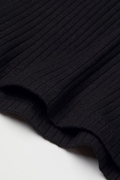 Ribbed Turtleneck Top | H&M (US + CA)