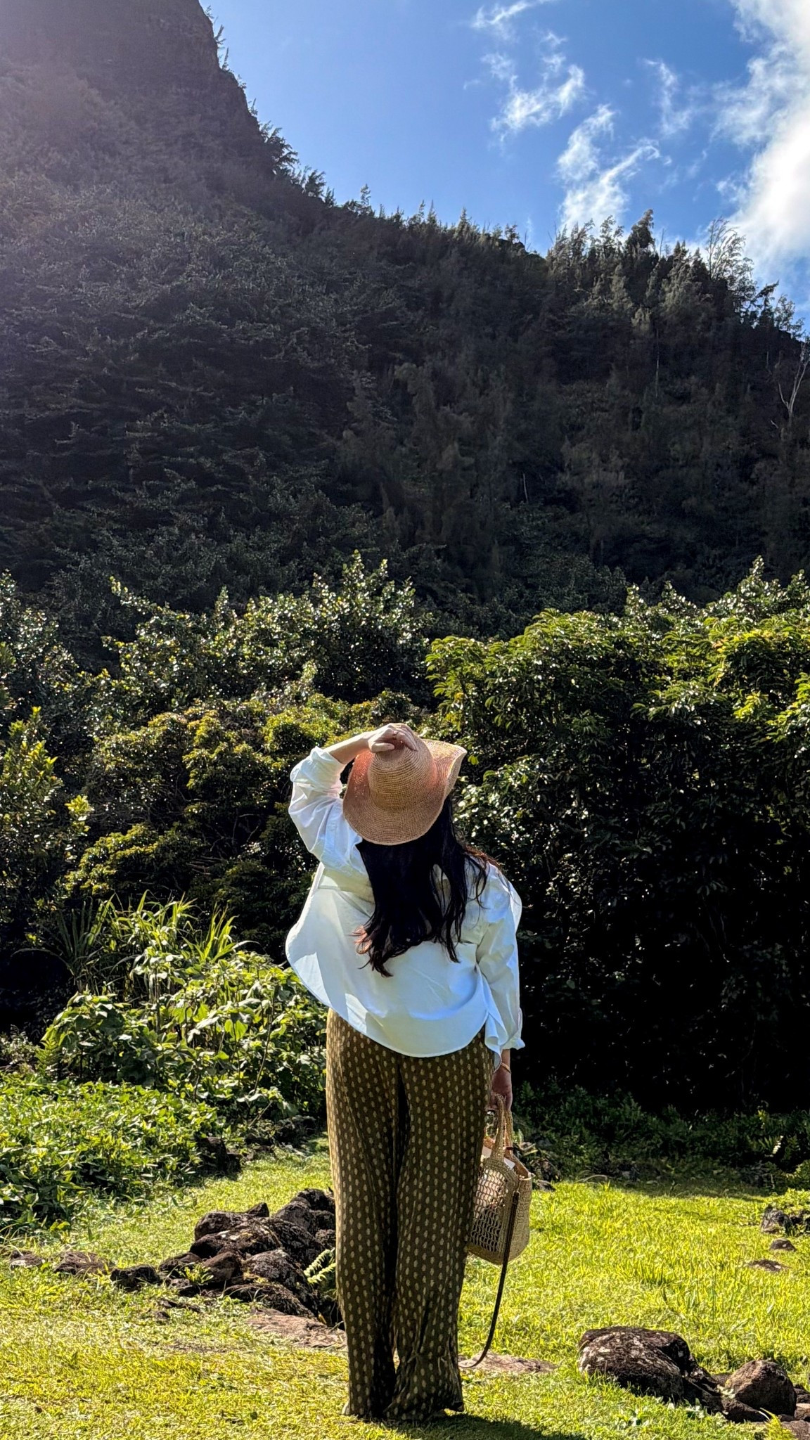 The cutest and comfiest pants! Tropical outfit inspo🌴🥥

#LTKTravel #LTKootd #LTKSeasonal