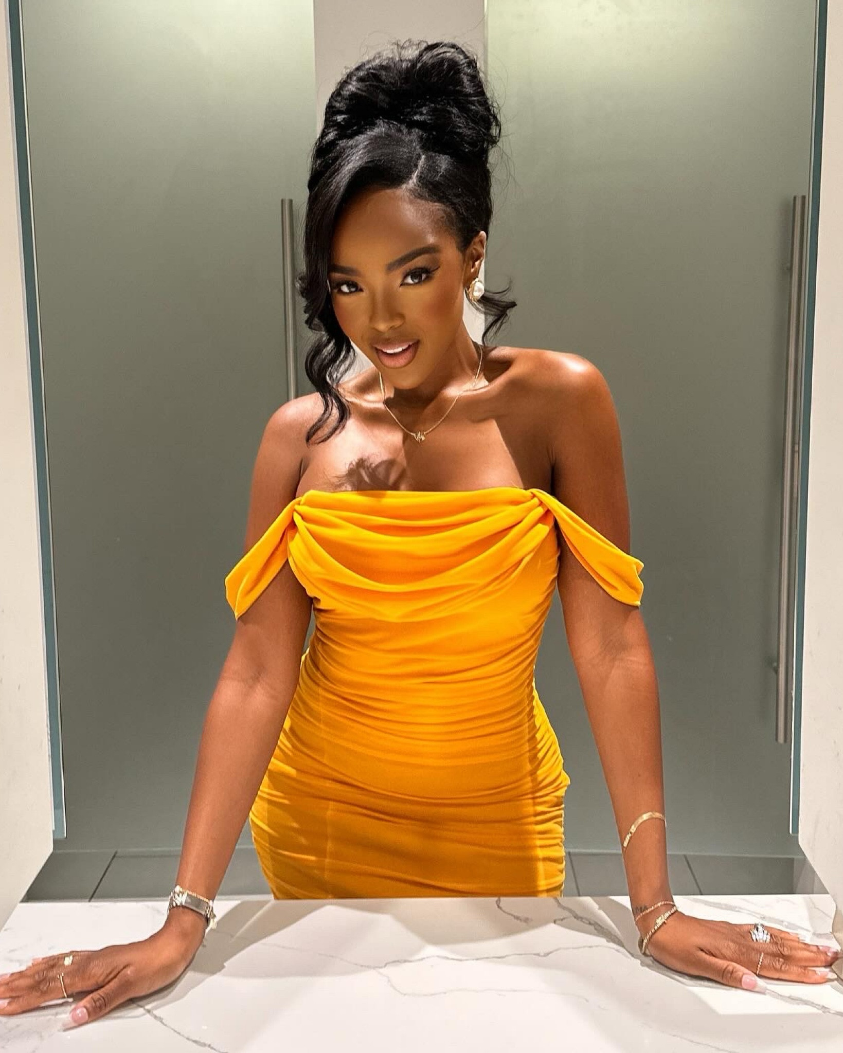 Love this for a wedding guest dress #weddingguestoutfit #mididress

#LTKfindsunder50 #LTKfindsunder100