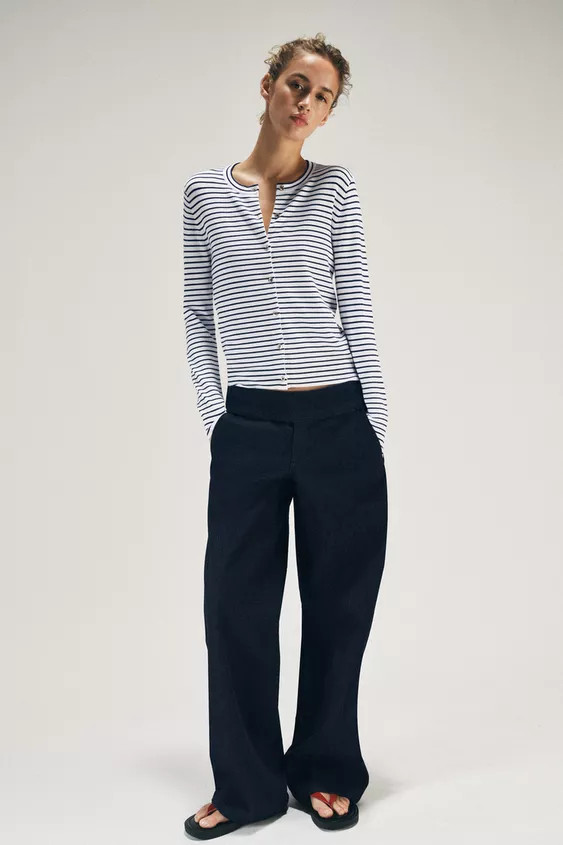 Round neck long sleeve jacket. Front button closure. | Zara US