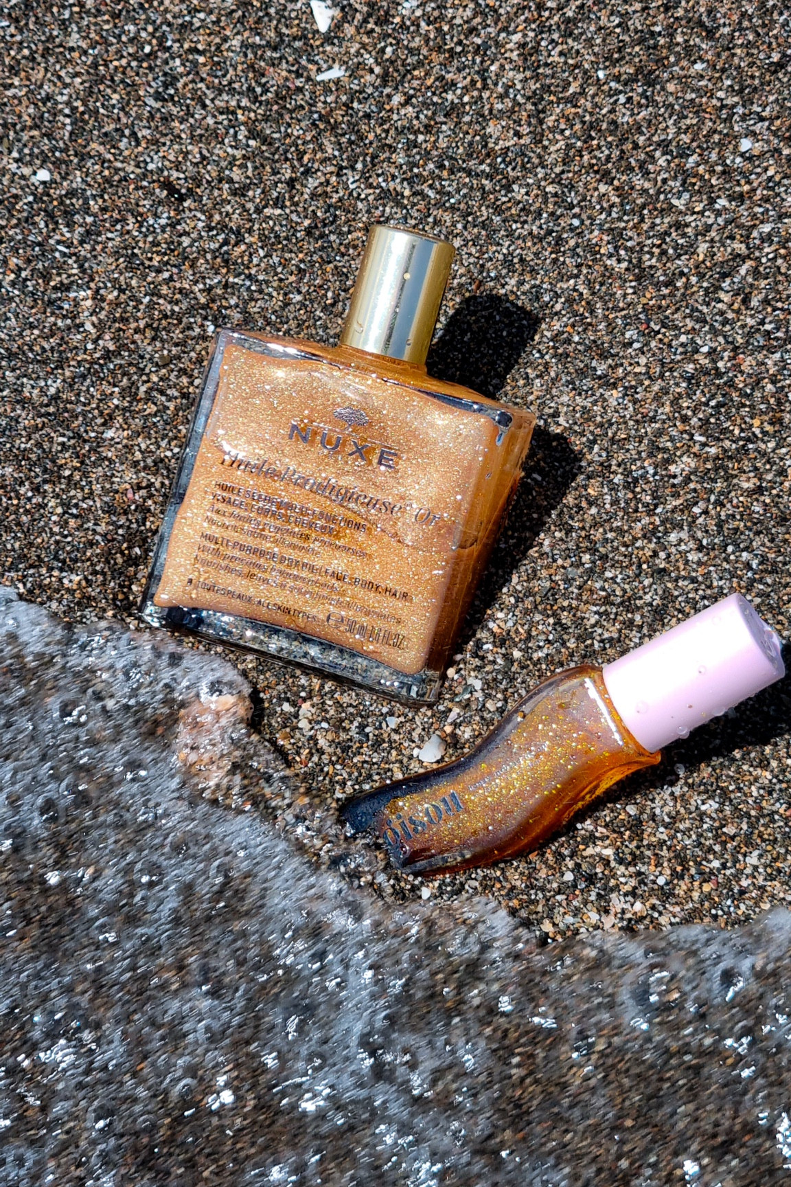 Who said glowy lips and skin are only for summer? I keep using these two products whenever I need a break from autumn-winter!
The Gisou shimmer lip oil is limited edition and you can buy it exclusively at Gisou.com

#LTKGiftGuide #LTKfindsunder50 #LTKbeauty