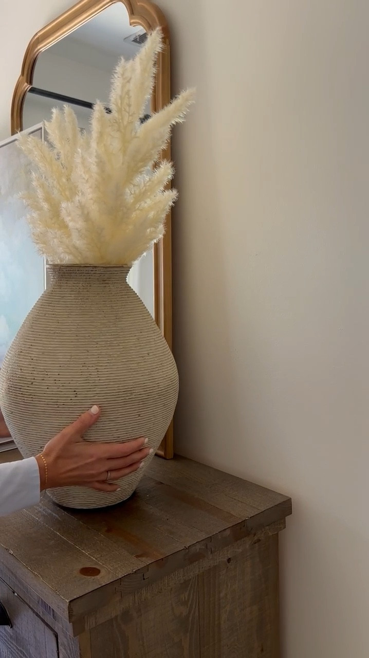 the cutest vase from wayfair!!!

#LTKVideo #LTKHome #LTKxWayfair