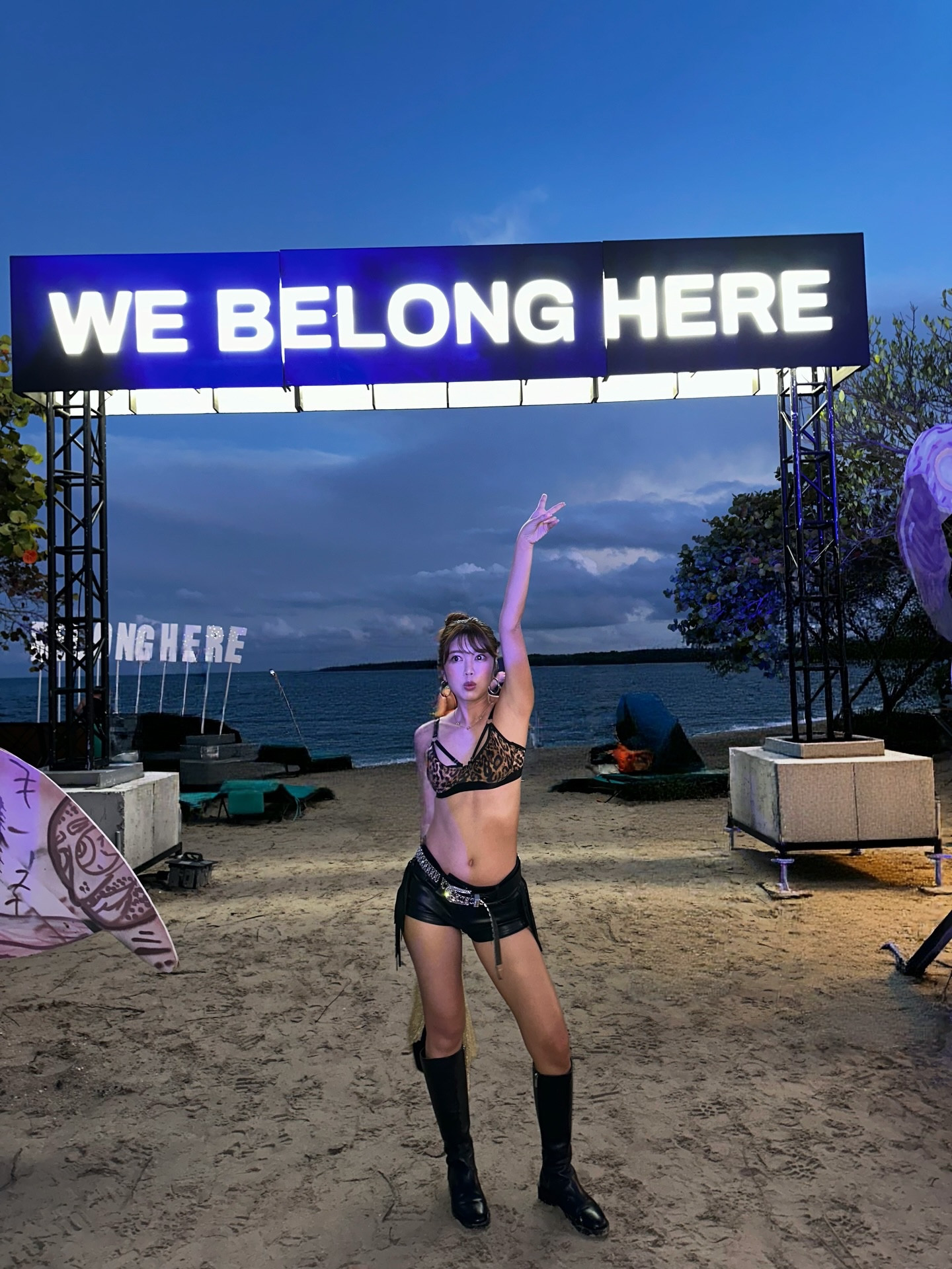 We belong here in Miami 2026🌴
Music festival outfit 

@webelonghere.world 

#miami #webelonghere