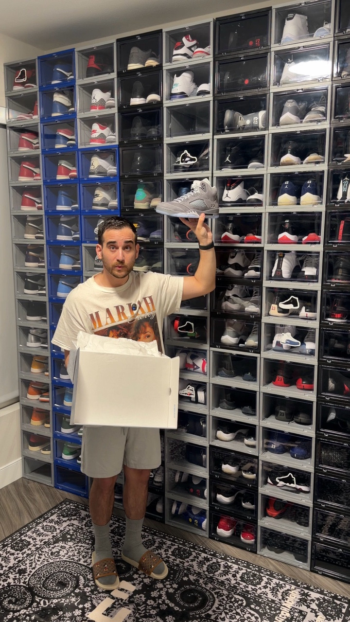 We all have that ONE friend 😂 
Are you the Sneaker head or the Non Sneaker head?

#funny #skit #sneakers #jordans #sneakerhead