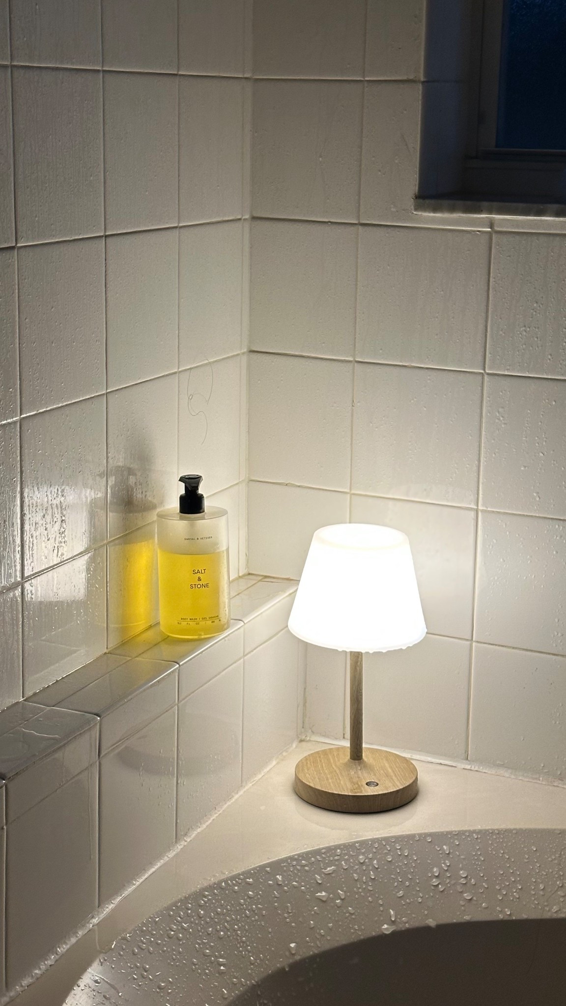 Everyone needs a waterproof shower lamp ✨ also this body wash smells heavenly