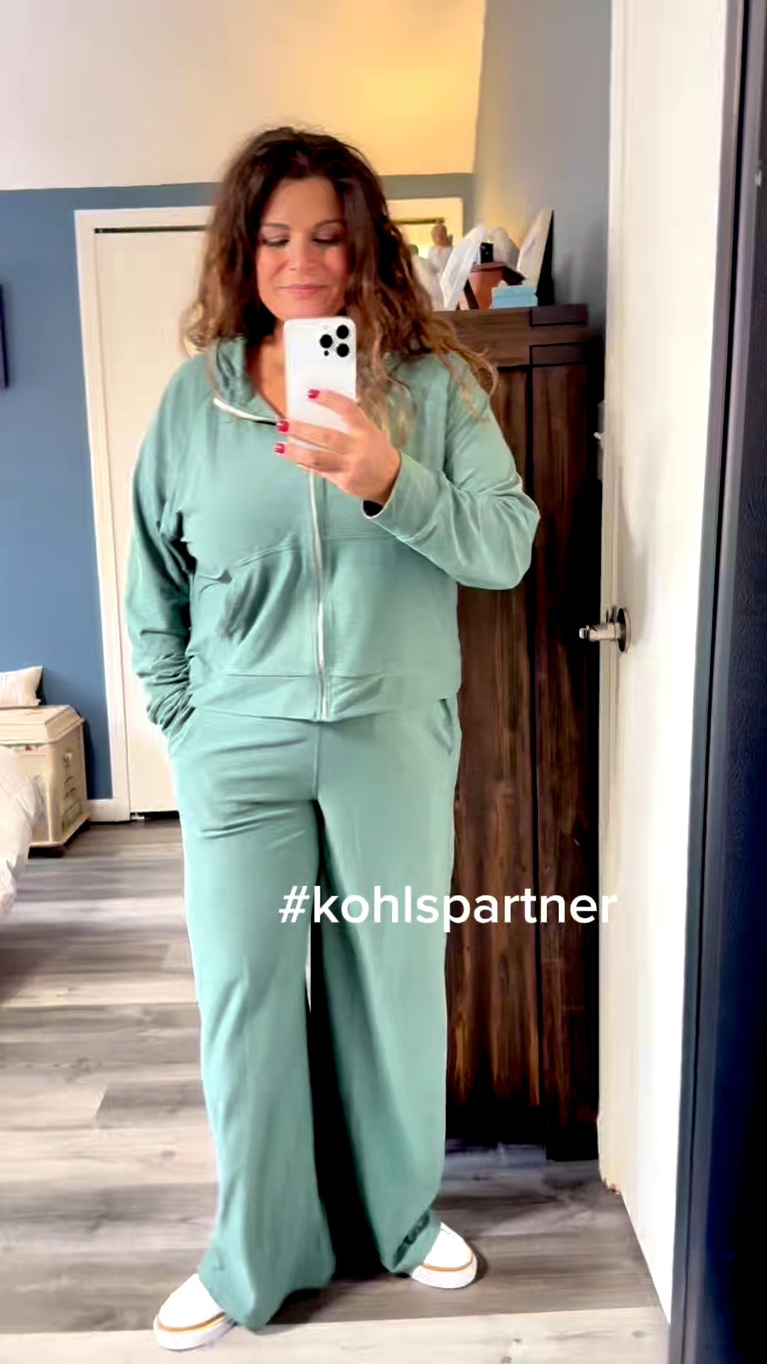 Four FLX outfits. Zero overthinking 🤍
This reel is basically my current FLX rotation — mixing everyday pieces with the Heavyweight Embrace Fleece set (joggers + cropped hood popover), and honestly… it gives the same cozy, weighted feel as another very popular matching set everyone’s loving right now 👀
• Heavy, cozy, and structured (in the best way)
• Looks put together without trying
• Easy matching sets, but also great mixed with other FLX pieces
• Perfect for real life — errands, school drop-off, lounging, or getting out the door
FLX makes it easy because all the colors coordinate, so everything mixes and matches seamlessly.
And as always — Kohl’s almost always has a sale. Check for promo codes, cardholder specials, and don’t forget to stack Kohl’s Cash when it’s available 🙌
@kohls #AD #kohlspartner #kohlsfinds


#LTKMidsize #LTKootd #LTKSaleAlert