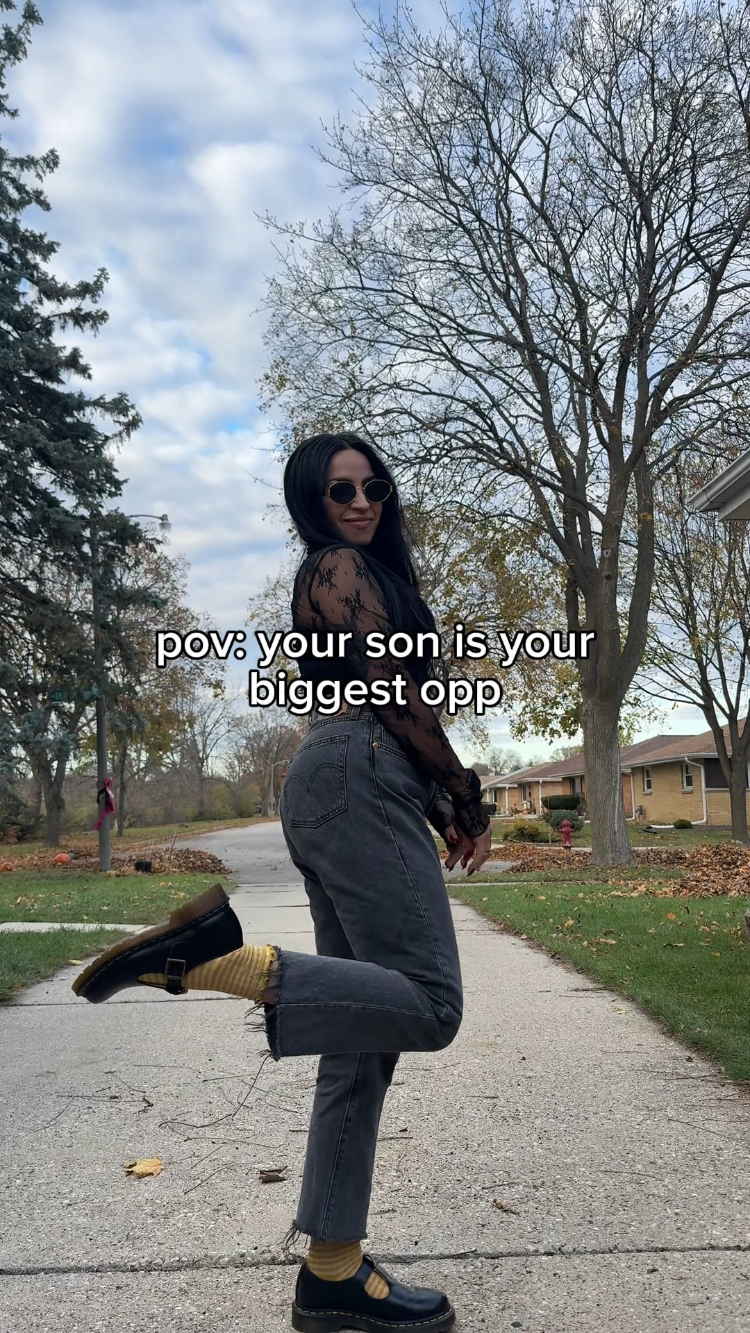 I wa shush trying to show my fall fit of the day lol why are kids so bogus 😭 anyways, love me some Levi’s and these doc marten marg Jane’s are my new fav!!!

#LTKdayinmylife #LTKMidsize #LTKmomlife