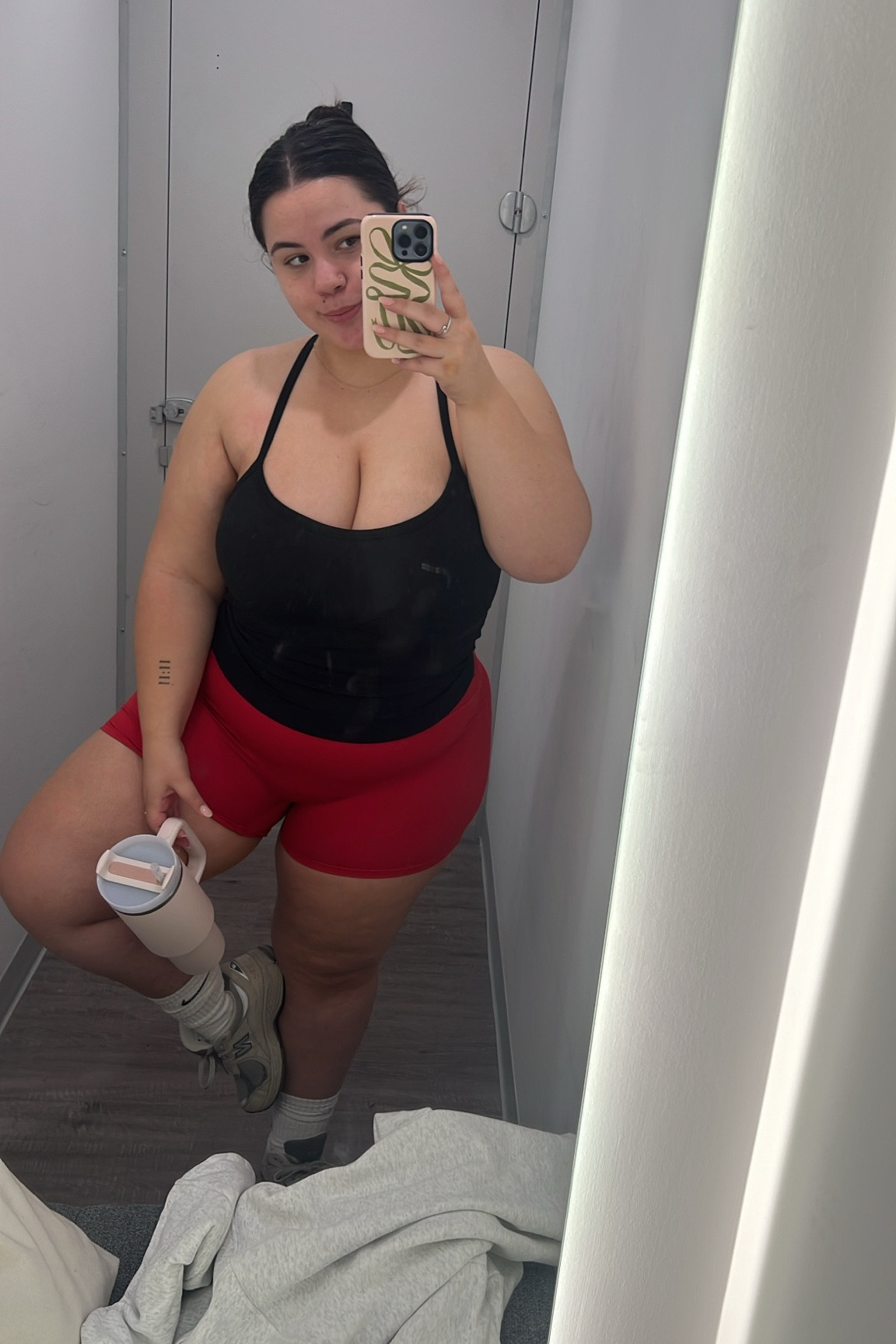 You need this
Top and shorts XXL

#LTKnewzealand #LTKfitness #LTKaustralia