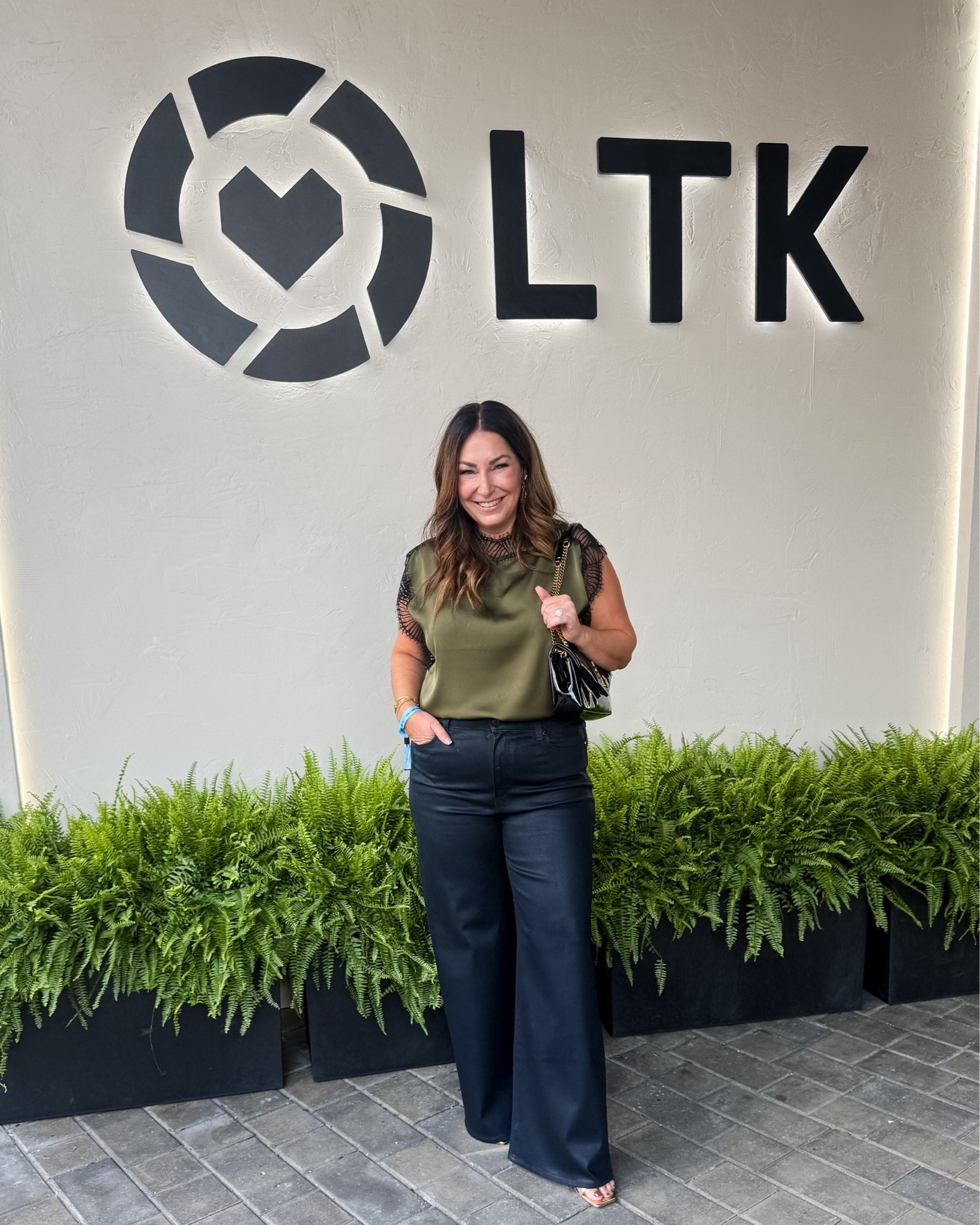 👉🏻 Comment TRM for links and details 

From day to night I🌙 last night was the first of #LTKcon with an amazing “City Chic” welcome party. 

While it was a little toasty there was a LOT of silk and lace and this blouse was perfect, the coated jeans while I love them I  might wait until it’s under 100 degrees to wear them again 🥵

Sizing: top tts, L | jeans 31

#LTKCon #LTKOver40