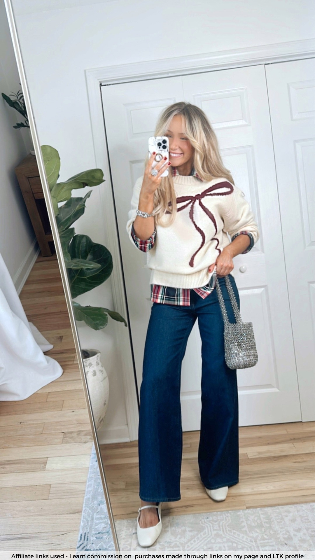 Casual holiday outfit

Holiday bow sweater
Tartan shirt
Dark wash wide leg jeans
Classic holiday outfit 

#LTKHoliday