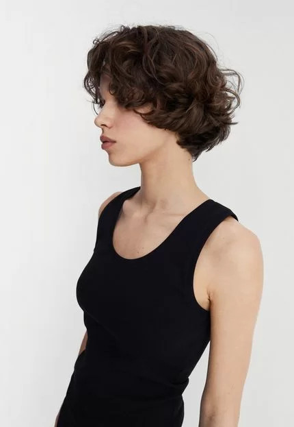 Regata Canelada Mango Lisa Preta | Dafiti (BR)