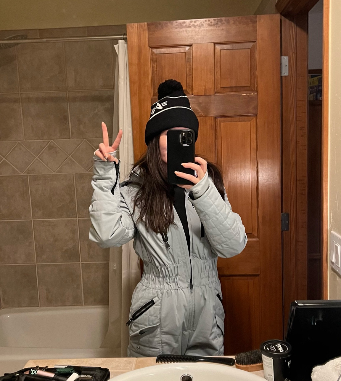 ski suit S

#skisuit #ski #skioutfit #skibibs #skijacket #jacket #bibs #jumpsuit #winterwear #skiing #freepeopleski #freepeoplesuit #freepeoplefinds #beanie #hat #winterhat 

#LTKSeasonal #LTKtravel #LTKstyletip