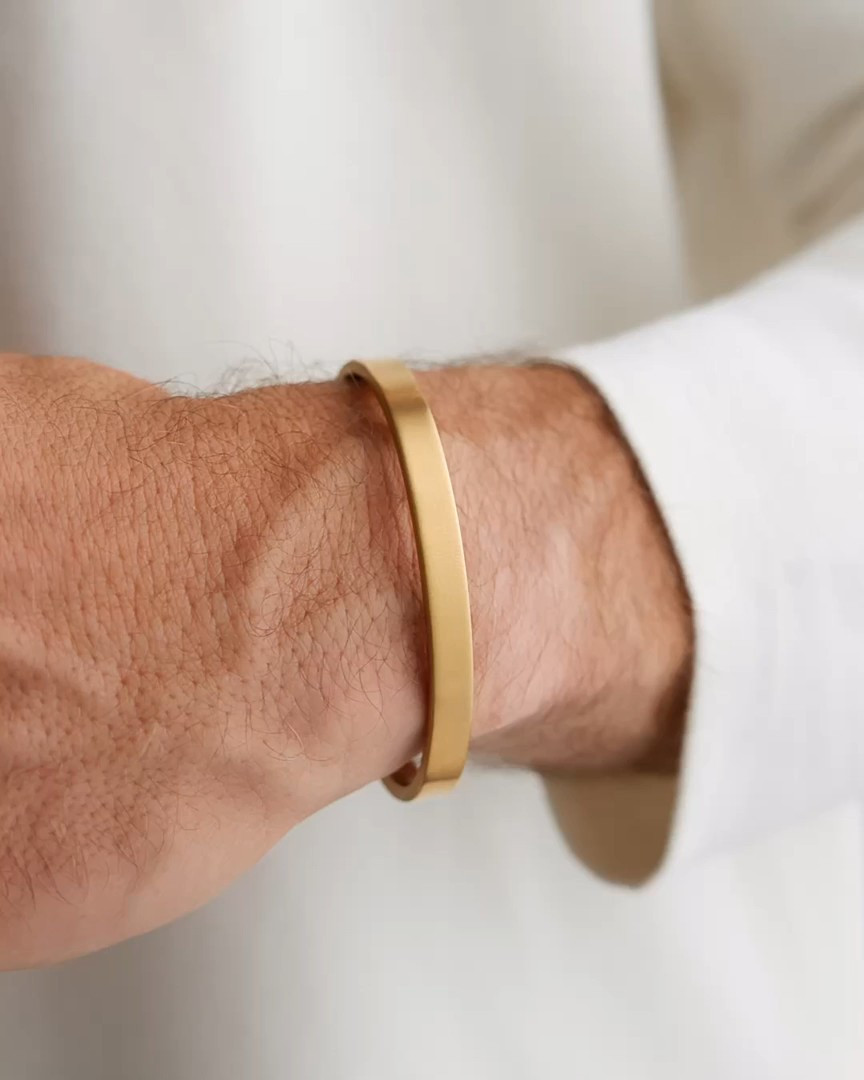 If your dad is impossible to shop for… Abbott Lyon literally made it easy 🤍 The personalized bracelets & cuff bangles are such a classy everyday gift and they look SO expensive ✨ Obsessed with gifts that actually feel meaningful but still stylish enough he’ll wear them daily 🖤 Perfect for dads, husbands, bfs, first Father’s Day gifts & even grandpas.#AbbottLyon #FathersDay #FathersDayGiftIdeas #GiftForDad #PersonalizedJewelry #MensBracelet #BraceletForHim #CuffBangle #MensAccessories #LuxuryForLess #MeaningfulGifts #DadGiftGuide #CoolDadStyle #FatherDayFinds #GiftIdeasForHim #HusbandGiftIdeas #BoyfriendGiftIdeas #PersonalizedBracelet #MensFashion #JewelryForMen #MinimalStyle #EverydayLuxury #SilverJewelry #GoldJewelry #FashionFinds #TrendingNow #TikTokMadeMeBuyIt #MenswearStyle #LuxuryVibes #GiftInspo #ModernMan #ClassicStyle #StylishGifts #DesignerInspired #SummerGifts #CuteGiftIdeas #Fatherhood #DadStyle #CleanBoyAesthetic #FashionAccessories

#LTKSeasonal #LTKMens #LTKSaleAlert