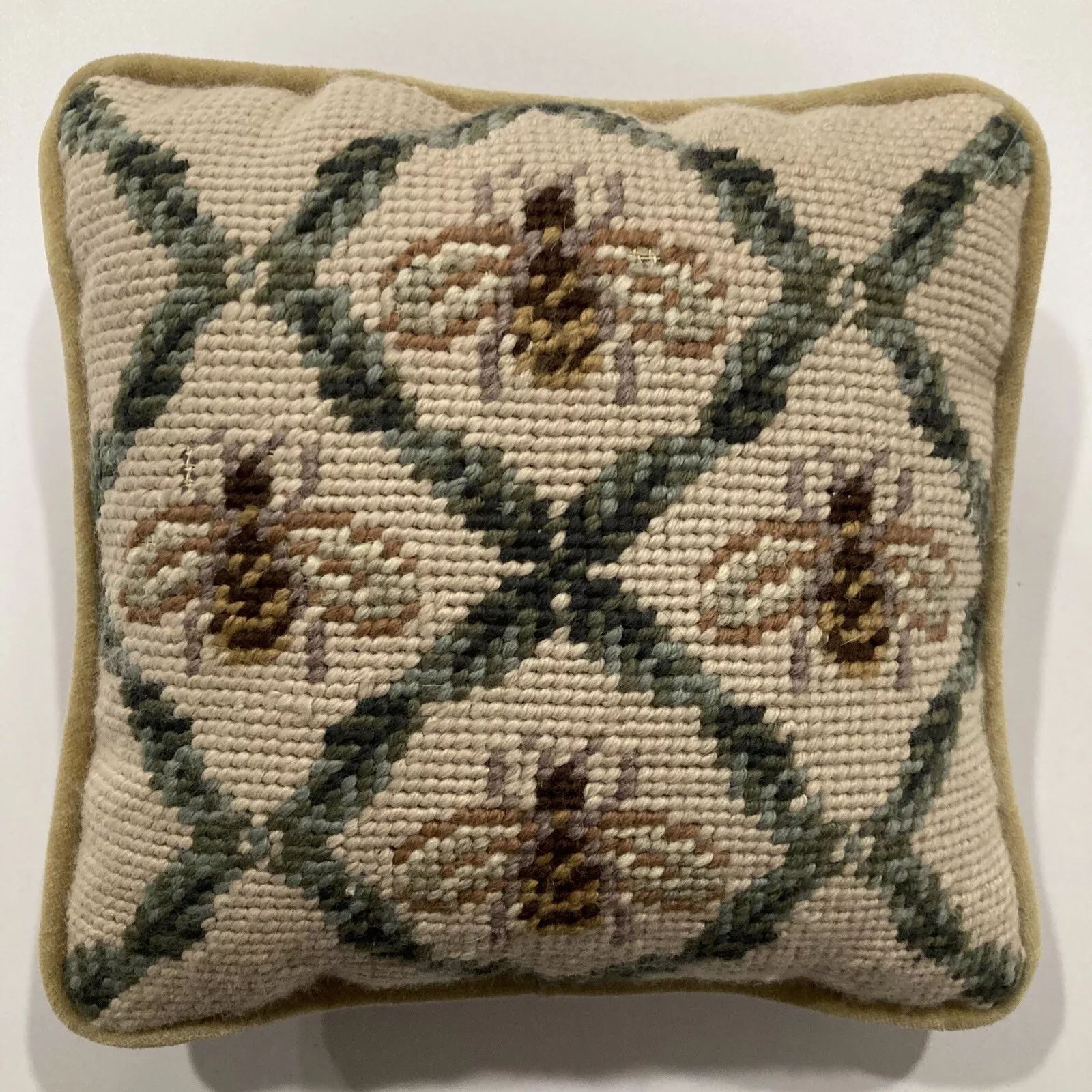 Needlepoint Bee Pillow Velvet Back Beige Green Lattice Diamond Honey 7X7 Read Vg  | eBay | eBay US