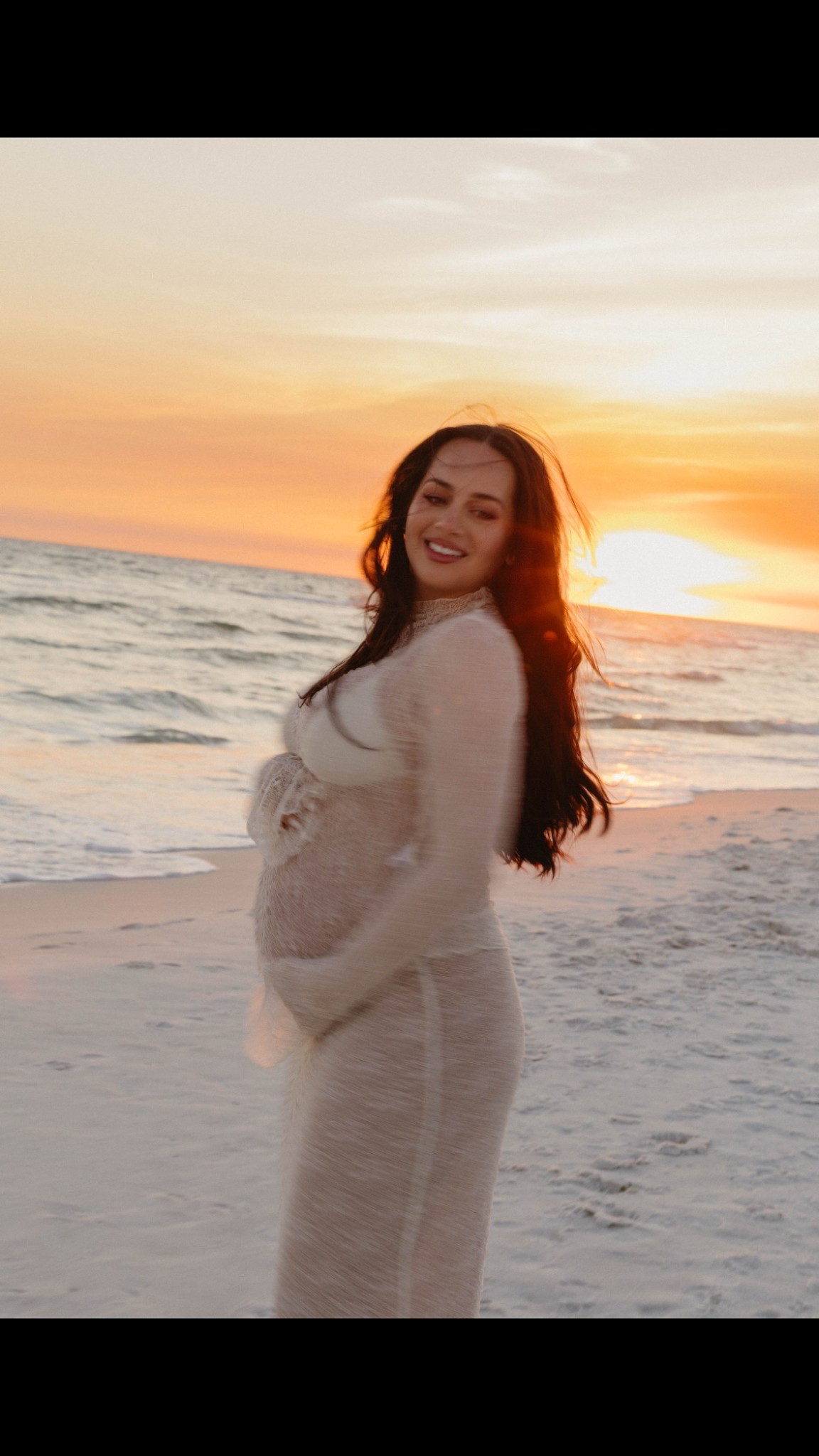 Maternity photos outfit🐚

#LTKBump #LTKBeauty #LTKSeasonal