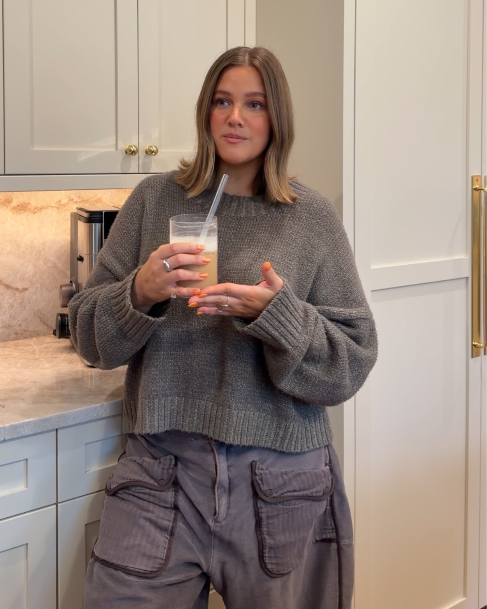 Sweater size small it runs really wide!! This is the green color it looks a bit gray here but it’s slightly olive. Pants tts M they’re higher rise and a loose barrel fit like elevated sweatpants
