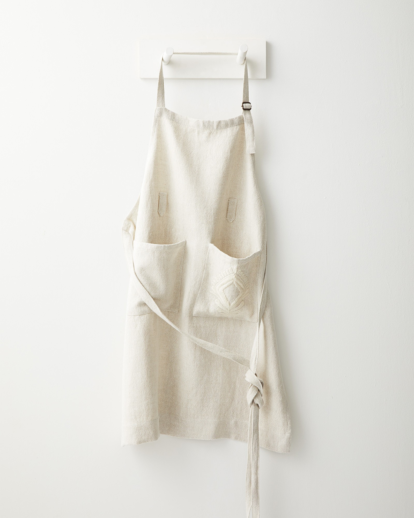 Leighton Apron
        APR1-01 | Serena and Lily