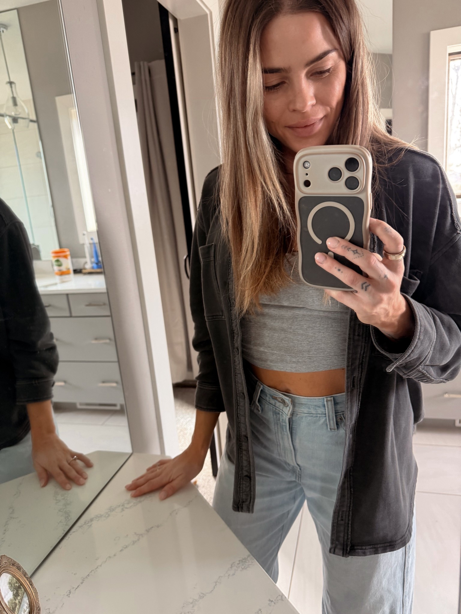 Neutral layers I’ll be living in 🤍
Easy crop tank, relaxed denim, and a lightweight zip-up you can throw on for school drop-off, coffee runs, or errands.
Simple. Comfortable. Elevated.

#LTKStyle #NeutralOutfits #MomStyle #EverydayChic
