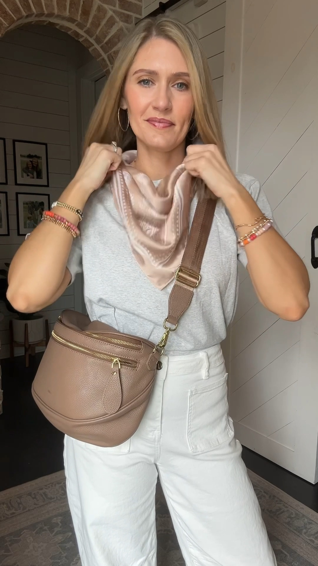 Easy outfit that’s mom approved! Love a simple outfit with some fun accessories.

#amazonoutfit #neckscarf #easyoutfit