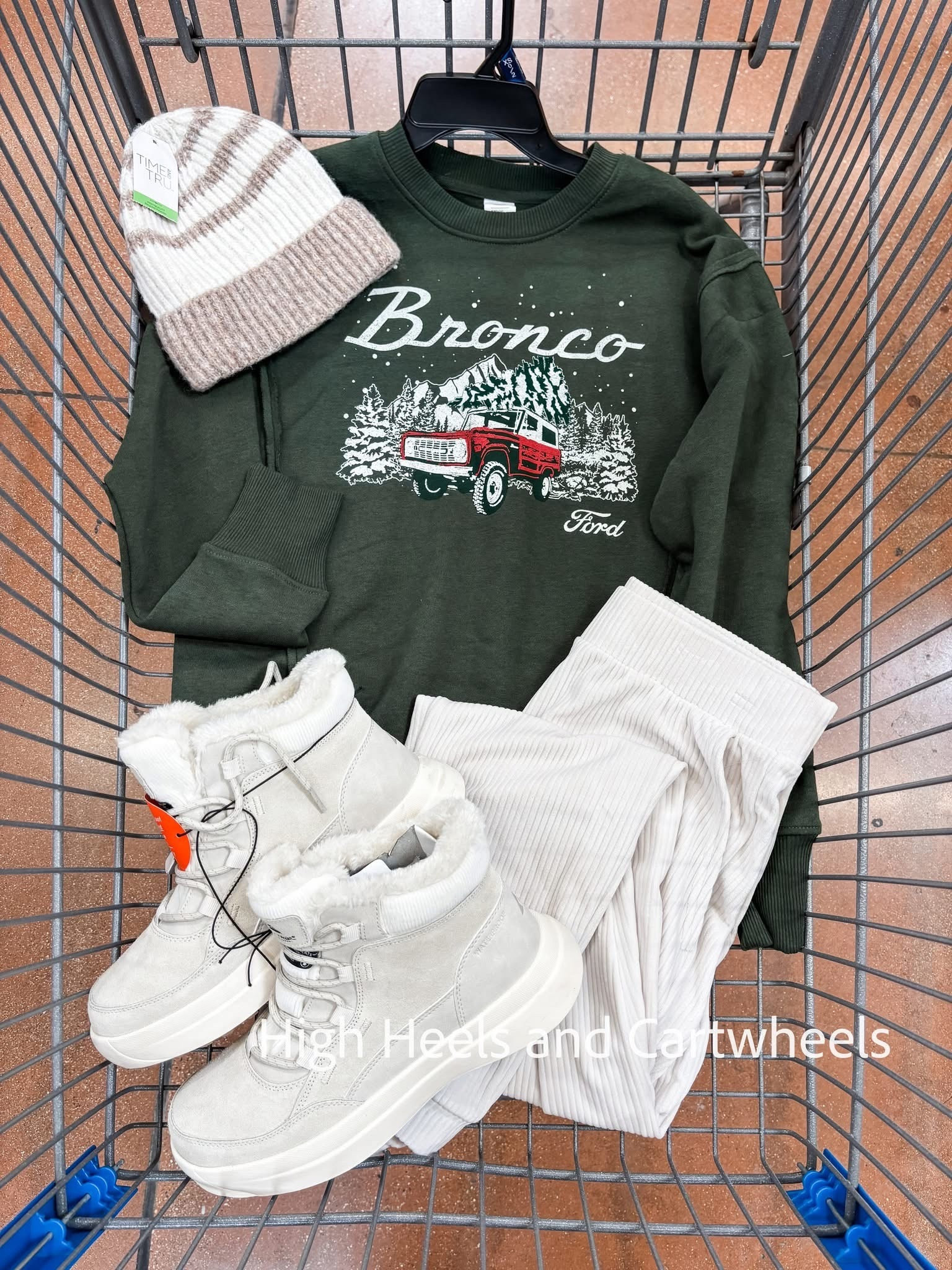 Adorable and cozy look for December! 

#LTKFindsUnder50