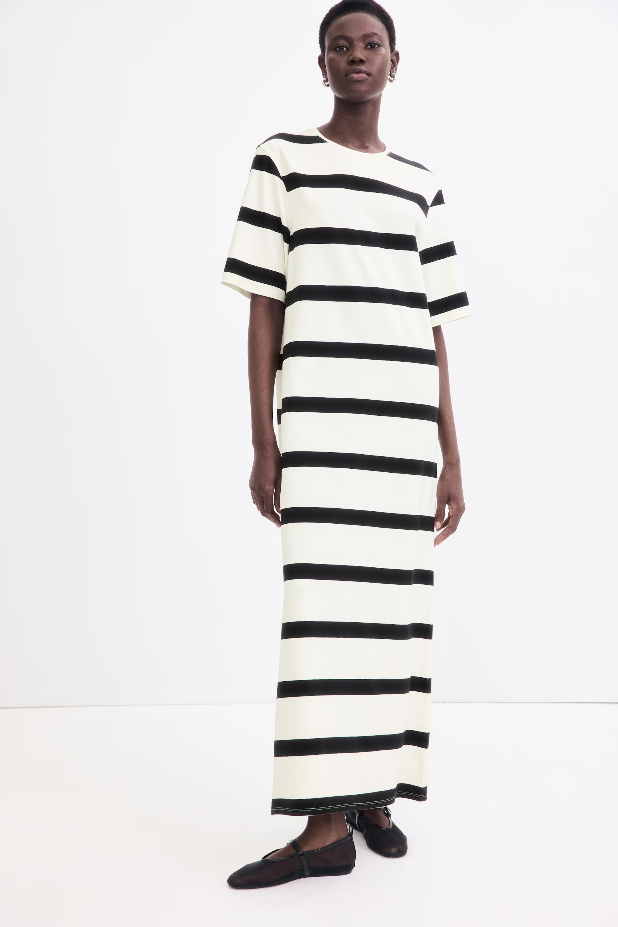 Long T-shirt dress | H&M (UK, MY, IN, SG, PH, TW, HK)
