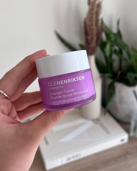 Hydrating winter moisturizer for nighttime I’ve been loving lately! My skin feels hydrated even when I wake up the next morning 


#skincare #moisturizer #skin #moisturizer

#LTKU #LTKbeauty #LTKFind