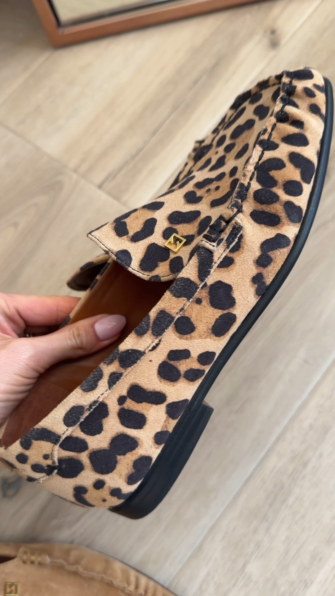 Our favorite shoes (top purchased shoe in 2025) back in stock!!! Free shipping and returns . Type words BOX NOW and I’ll send you detaisl 

#LTKOver40 #LTKootd #LTKgrwm