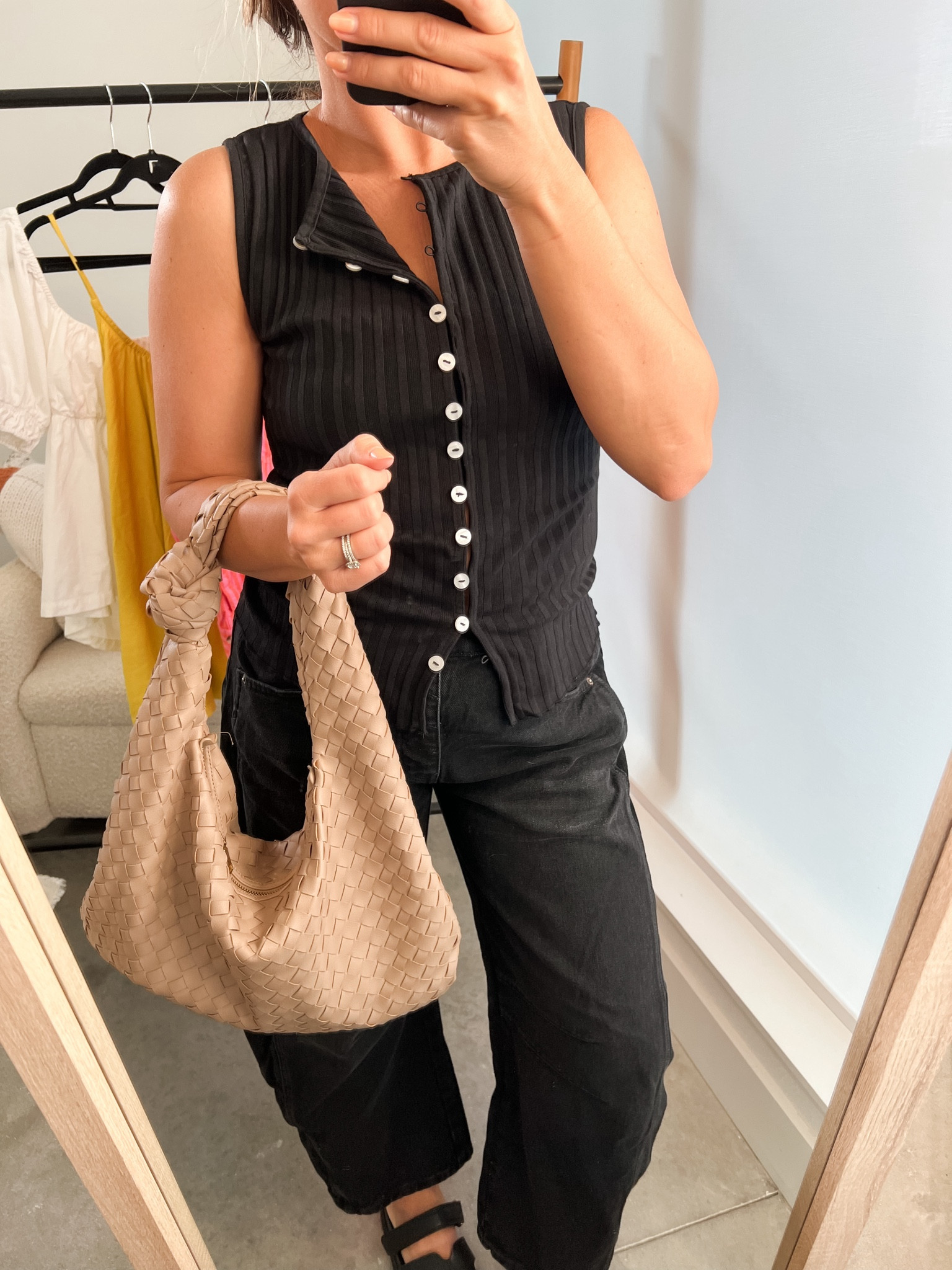 Outfit check! All black today. 🖤