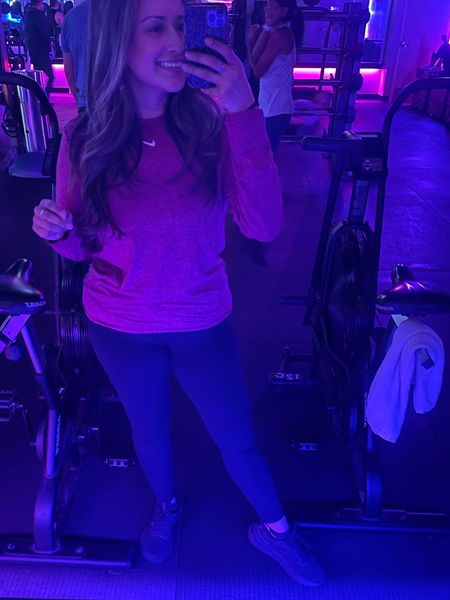 REsharing my favorite workout top bc it’s ON SALE!
.
.
AND there’s a NEW pink option! (Not on sale but so cuuuttteee)

#LTKActive #LTKfindsunder50 #LTKsalealert