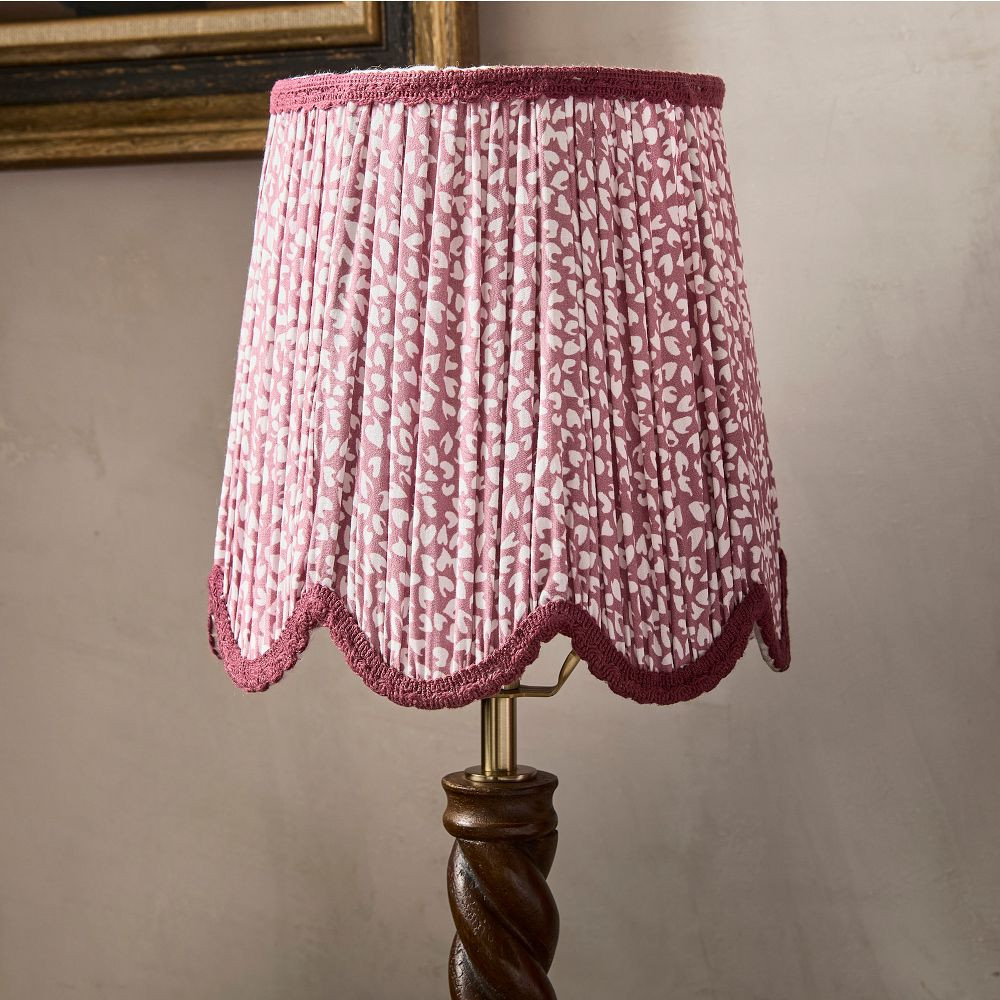 Faye Scallop Edged Lamp Shade | GreenRow
