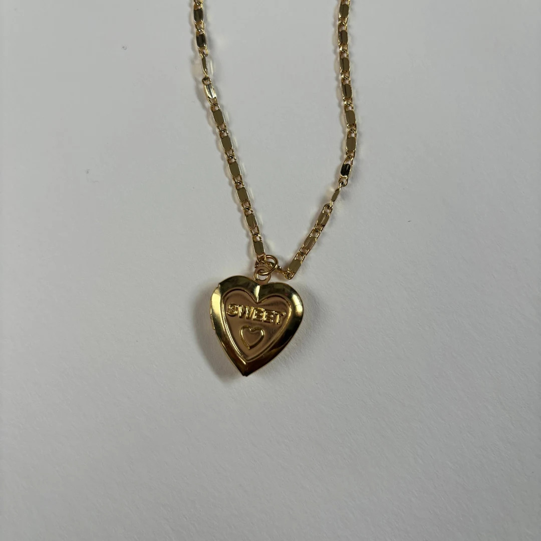 SWEETHEART NECKLACE Gold Plated Chain With Locket - Etsy | Etsy (US)